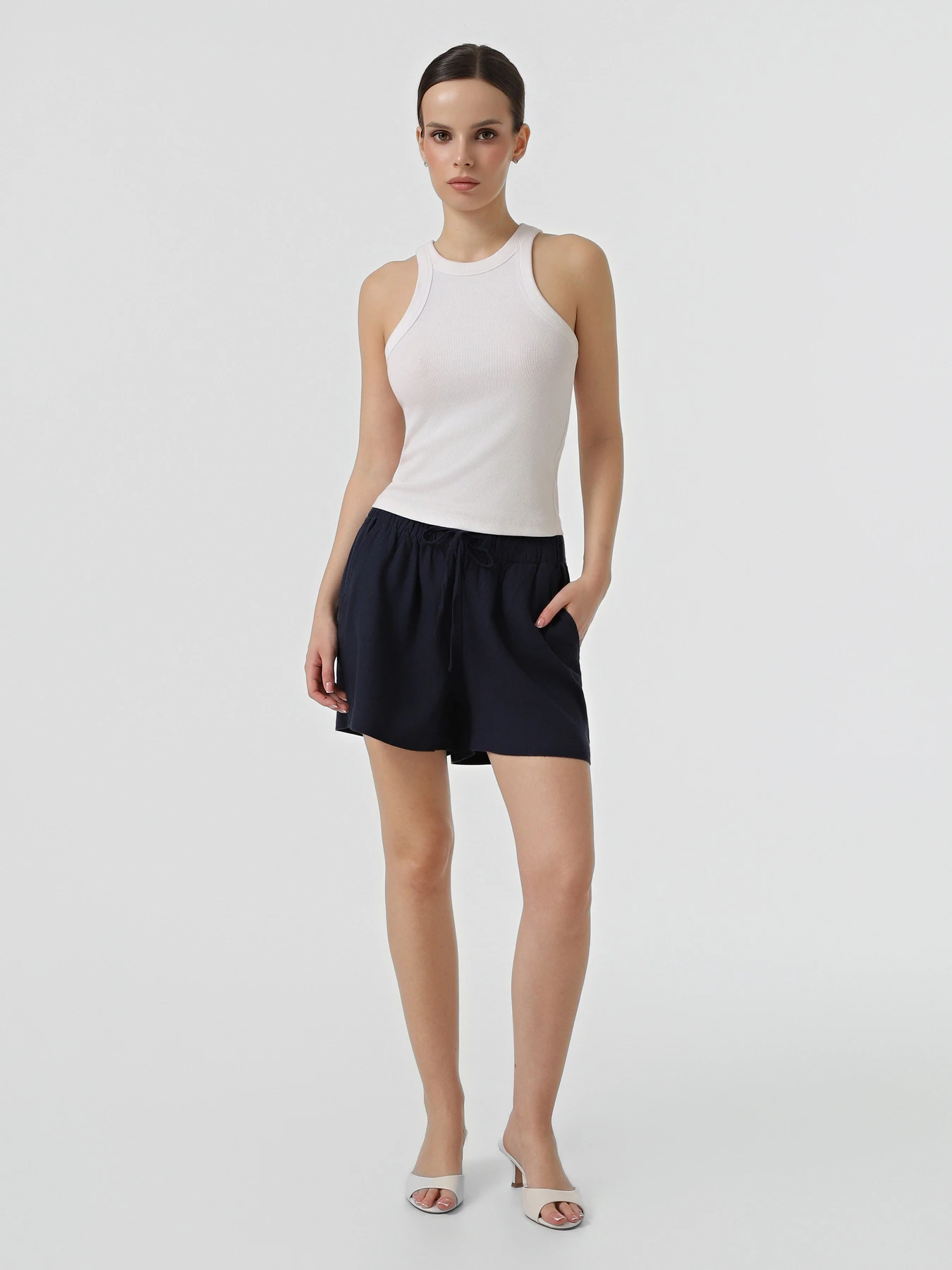 Шорты Only GOA MW LIN BL PULL-UP SHORTS модель 15371421_Navy Blazer Шорты Only GOA MW LIN BL PULL-UP SHORTS модель 15371421_Navy Blazer Фото