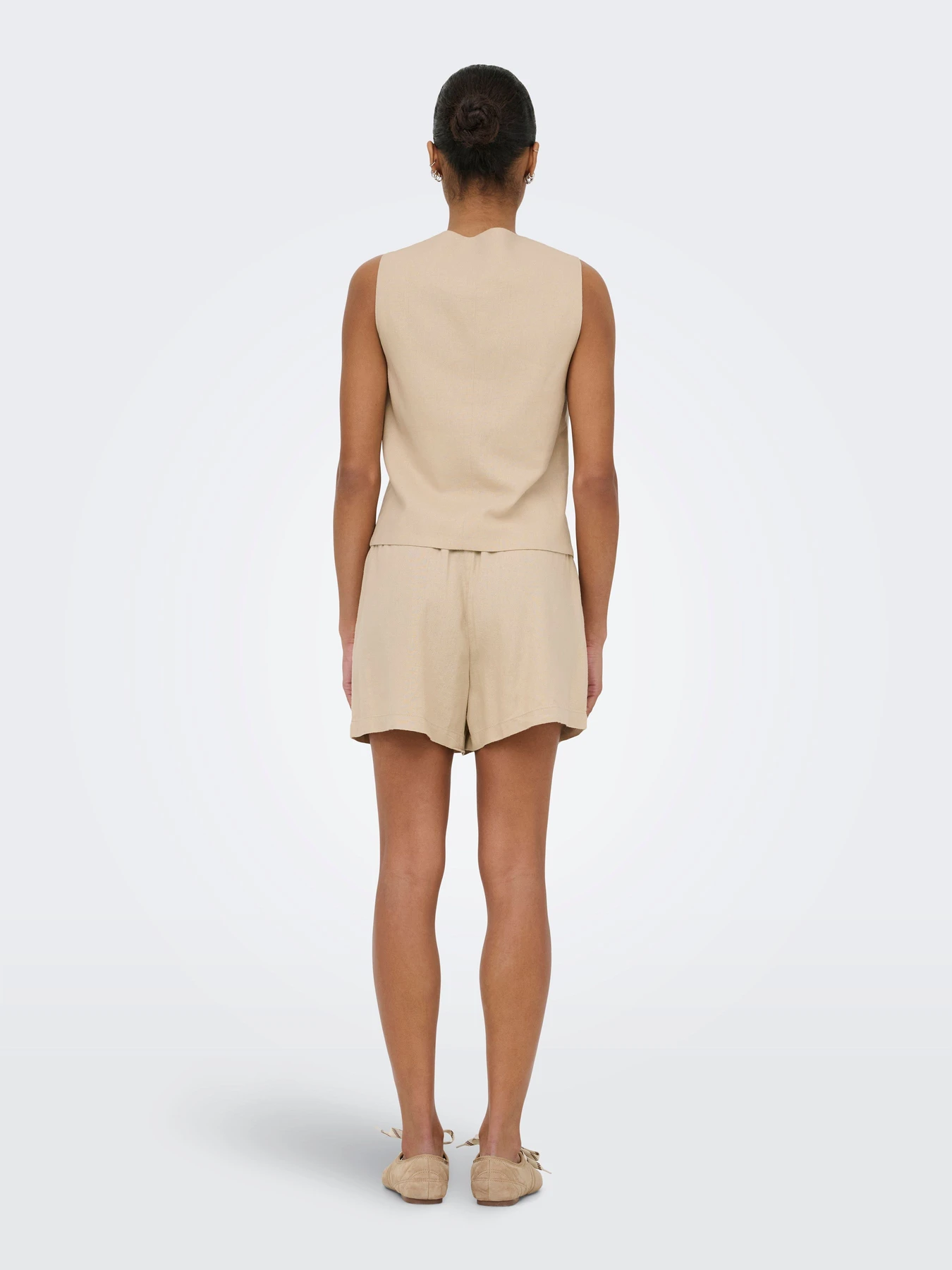 Шорти Only GOA MW LIN BL PULL-UP SHORTS модель 15371421_Oxford Tan Шорти Only GOA MW LIN BL PULL-UP SHORTS модель 15371421_Oxford Tan Фото