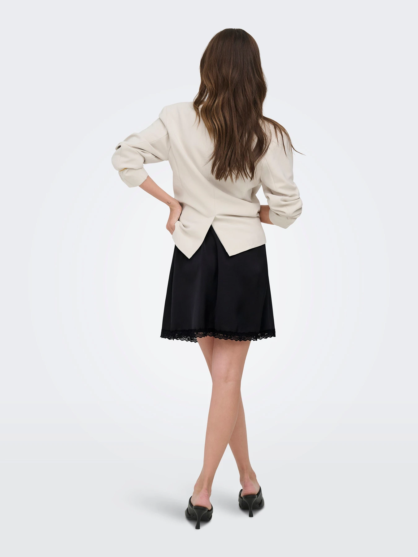 Спідниці Only MENUS LACE SATIN SHORT SKIRT модель 15385148_Black BLACK LACE Фото