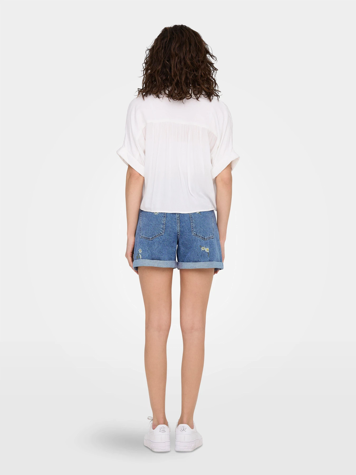 Рубашки Only PAULA LIFE S/S TIE SHIRT модель 15281497_White Фото