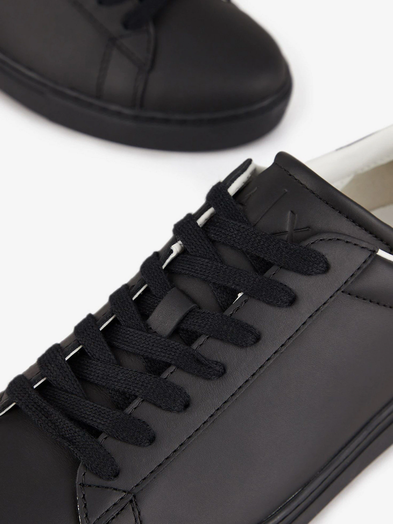 Кроссовки Armani Exchange модель XUX001-XV093-K001 Кроссовки Armani Exchange модель XUX001-XV093-K001 Фото