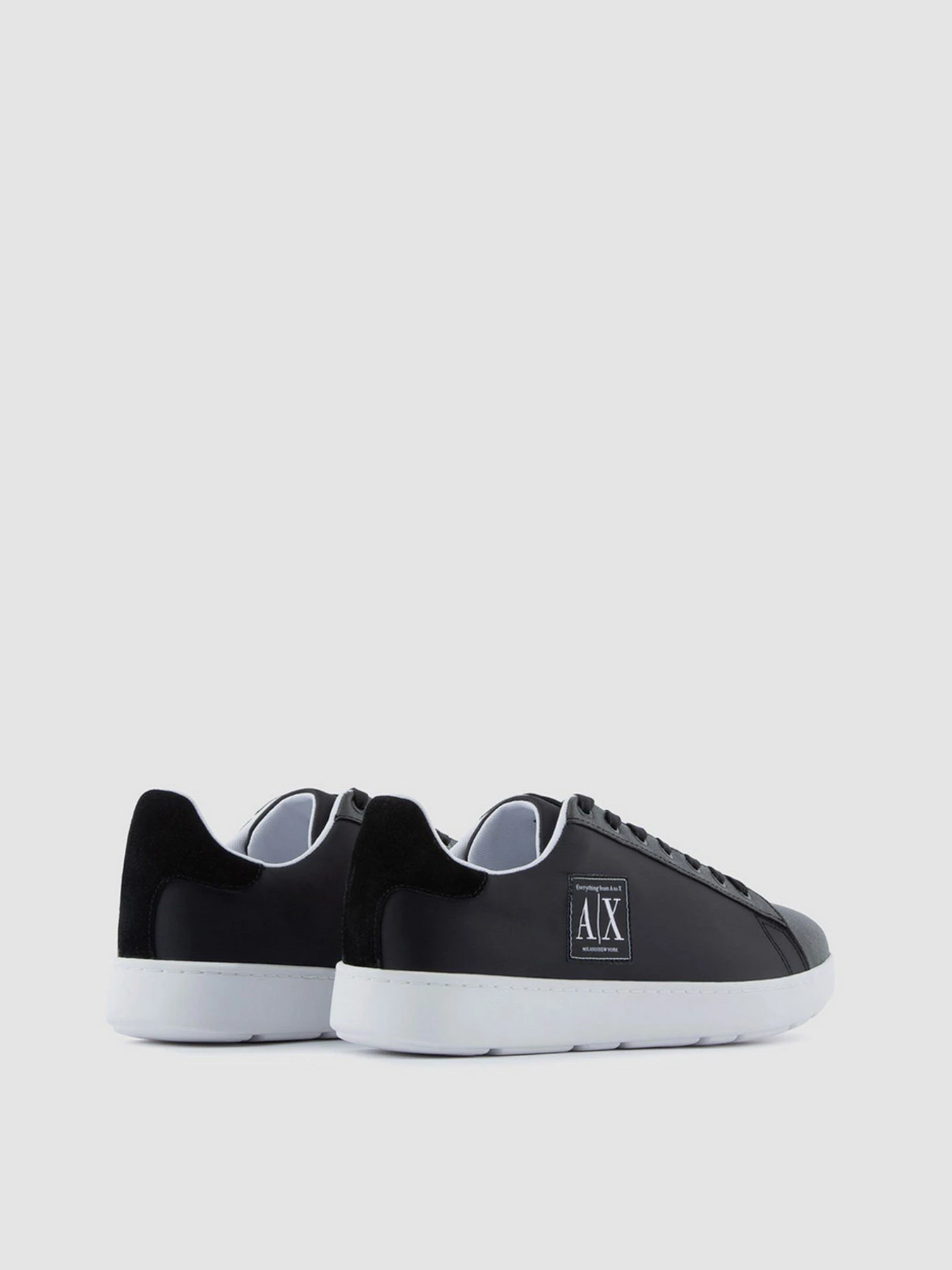 Кроссовки Armani Exchange модель XUX084-XV557-00002 Кроссовки Armani Exchange модель XUX084-XV557-00002 Фото