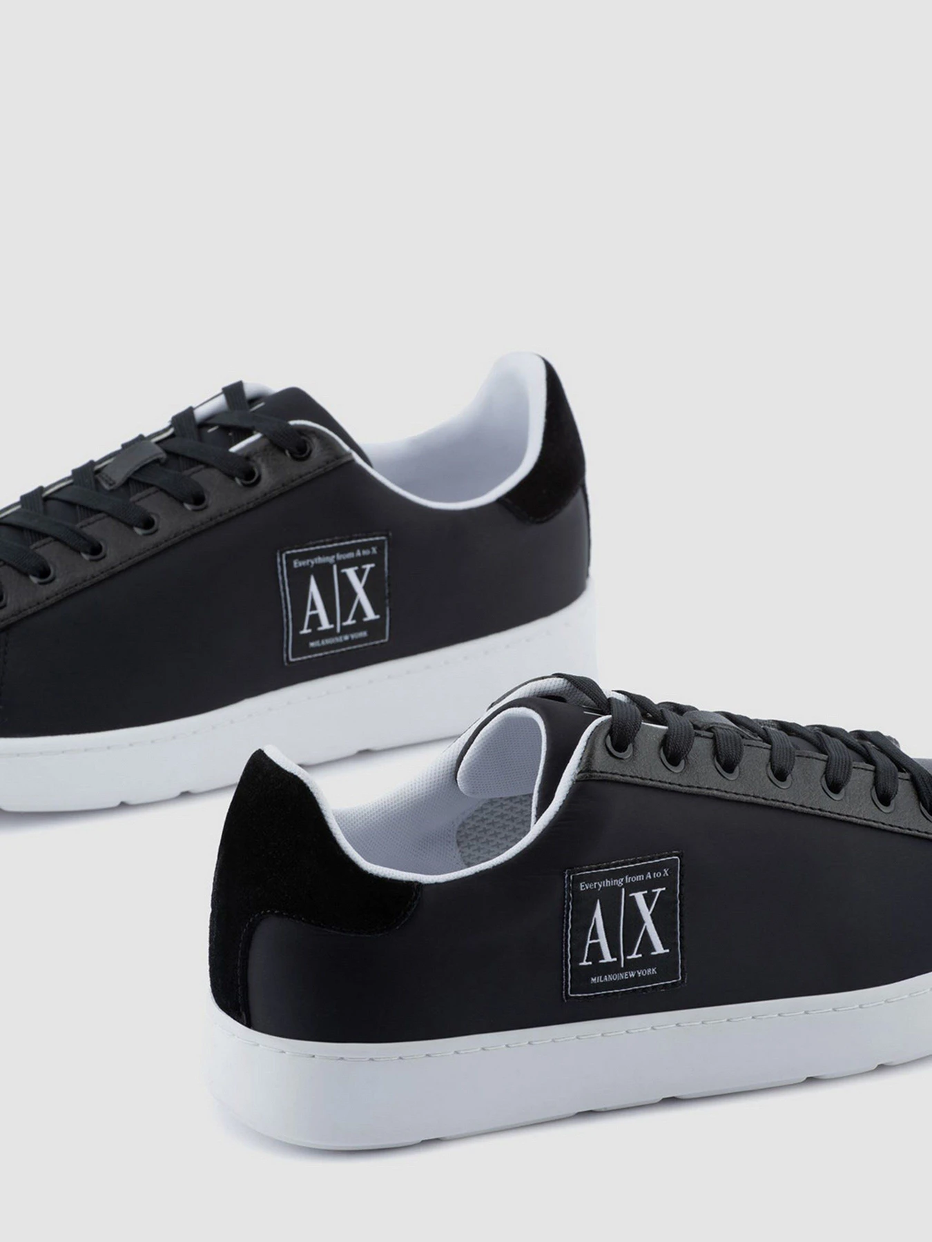 Кроссовки Armani Exchange модель XUX084-XV557-00002 Кроссовки Armani Exchange модель XUX084-XV557-00002 Фото
