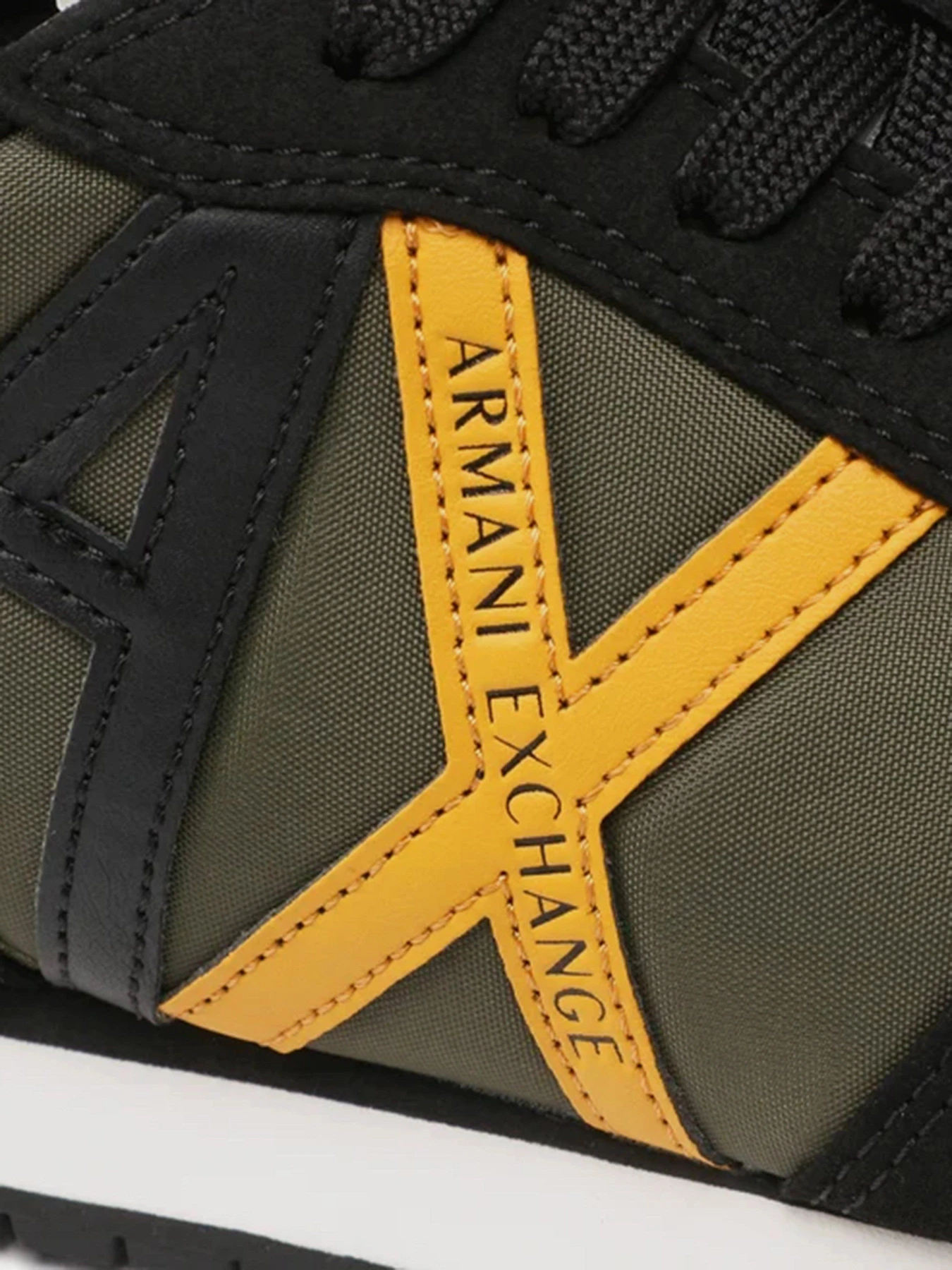 Кросівки Armani Exchange модель XUX017-XCC68-M208 Фото