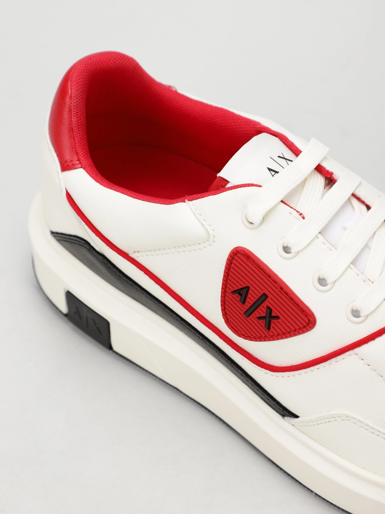 Кроссовки Armani Exchange модель XUX146-XV599-K617 Фото