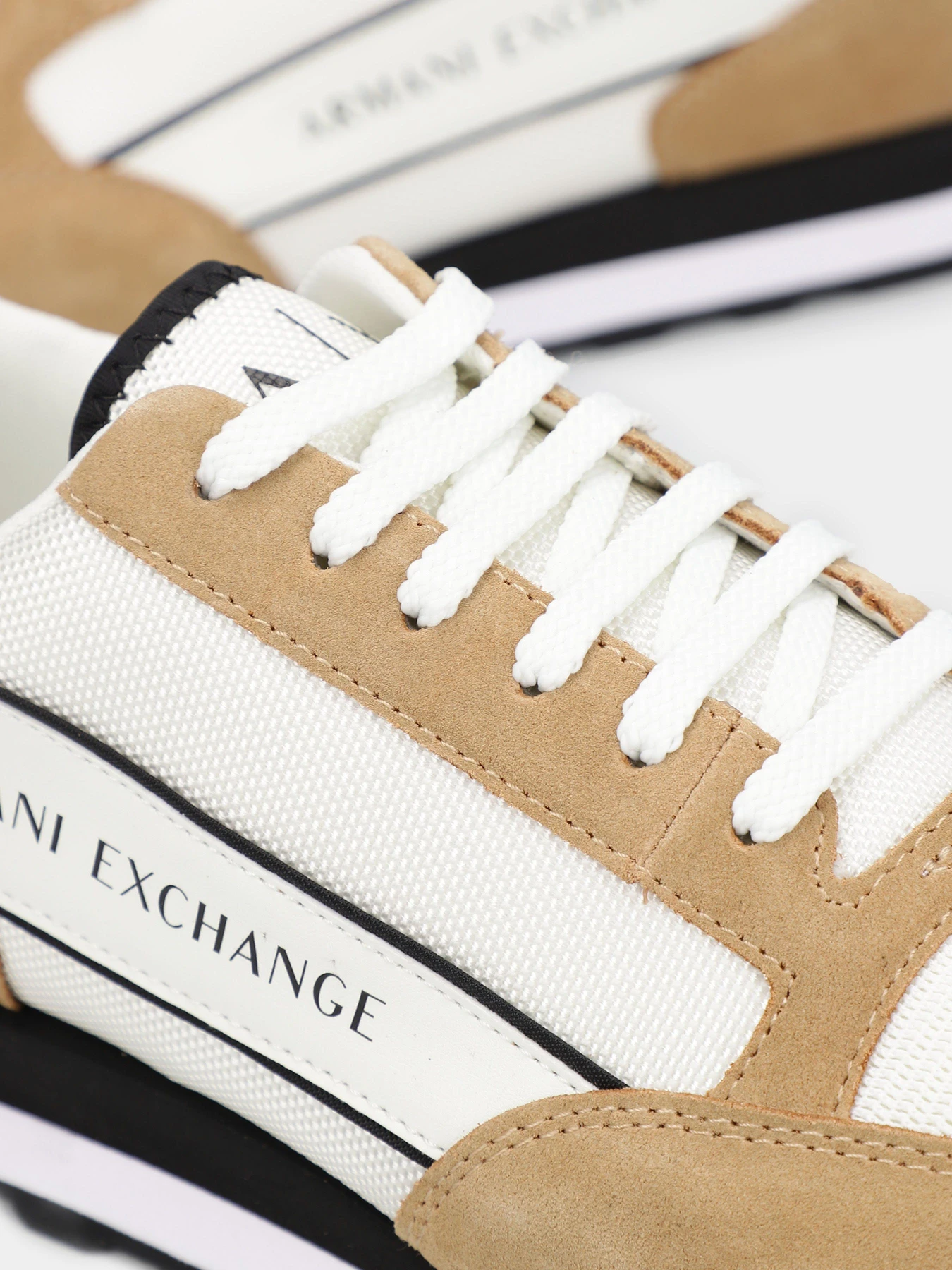 Кроссовки Armani Exchange модель XUX083-XV263-S460 Фото
