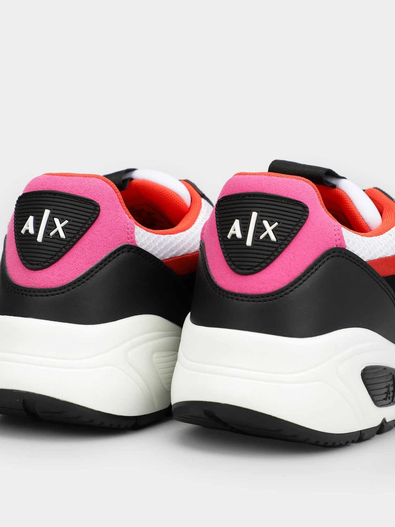 Кроссовки Armani Exchange модель XUX121-XV540-S552 Кроссовки Armani Exchange модель XUX121-XV540-S552 Фото