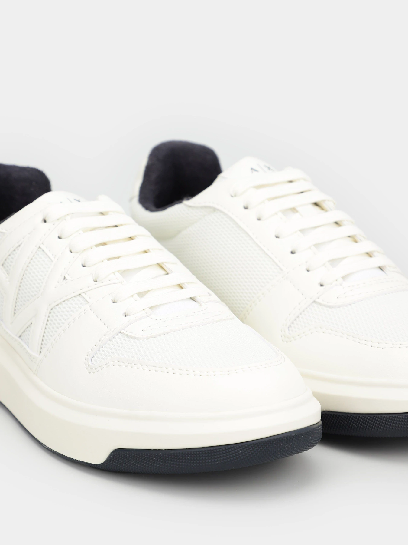 Кроссовки Armani Exchange модель XUX161-XV645-00894 Кроссовки Armani Exchange модель XUX161-XV645-00894 Фото