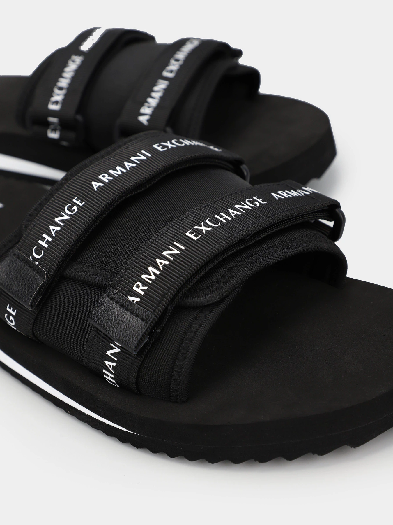 Шльопанці Armani Exchange модель XUP010-XV672-00002 Шльопанці Armani Exchange модель XUP010-XV672-00002 Фото