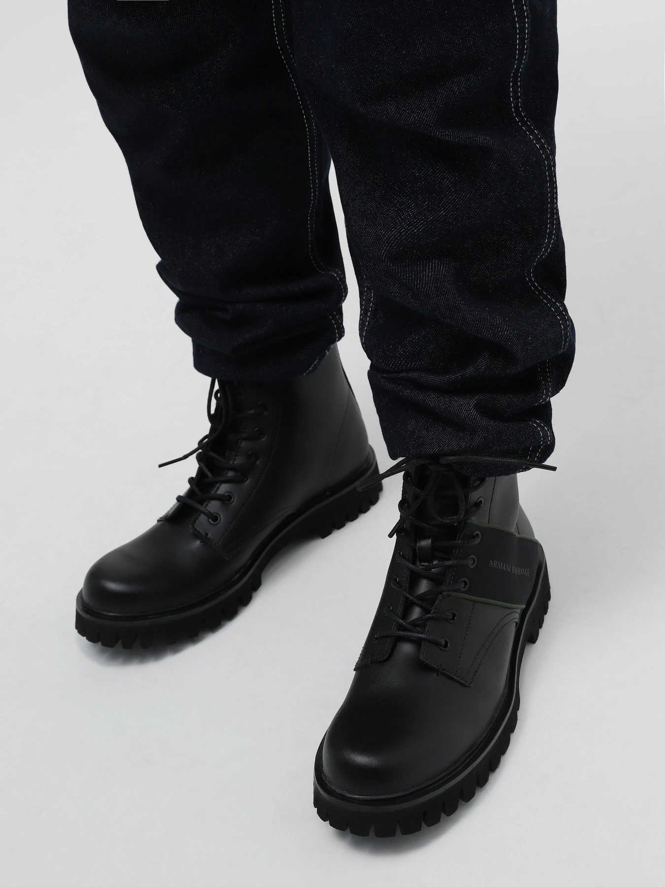 Черевики та чоботи Armani Exchange модель XUM016-XV781-00002 Фото