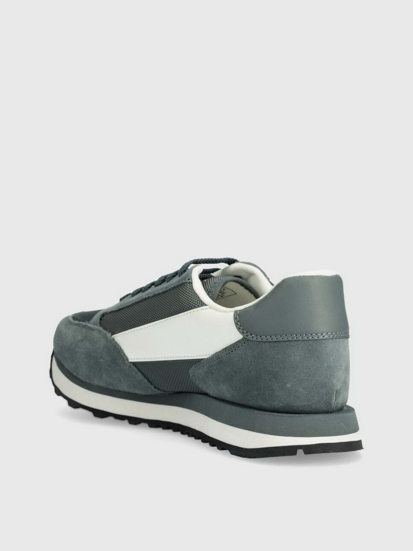 Кроссовки Armani Exchange Essential модель XUX083-XV263-T474 Кроссовки Armani Exchange Essential модель XUX083-XV263-T474 Фото