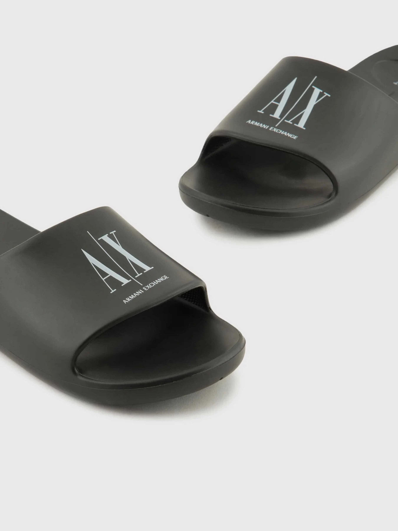 Шльопанці Armani Exchange Icon Project модель XUP012-XV675-S277 Шльопанці Armani Exchange Icon Project модель XUP012-XV675-S277 Фото