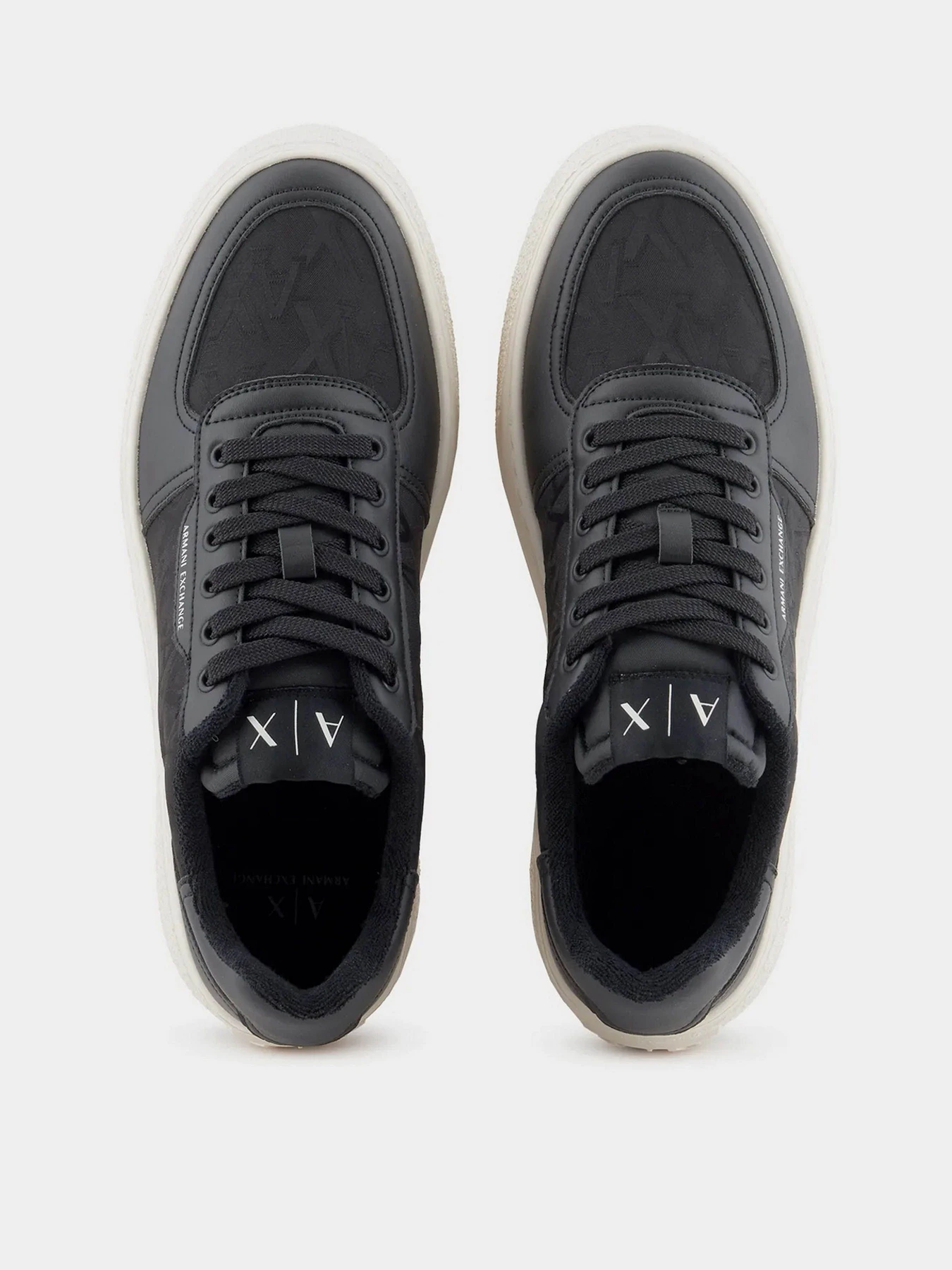 Кроссовки Armani Exchange модель XUX196-XV905-00002 Фото