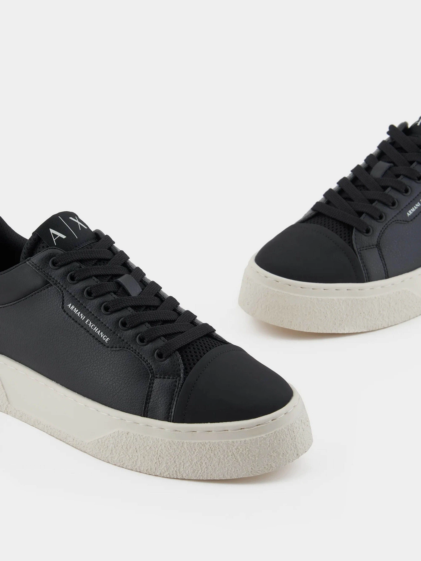 Кросівки Armani Exchange модель XUX236-XV906-K001 Кросівки Armani Exchange модель XUX236-XV906-K001 Фото