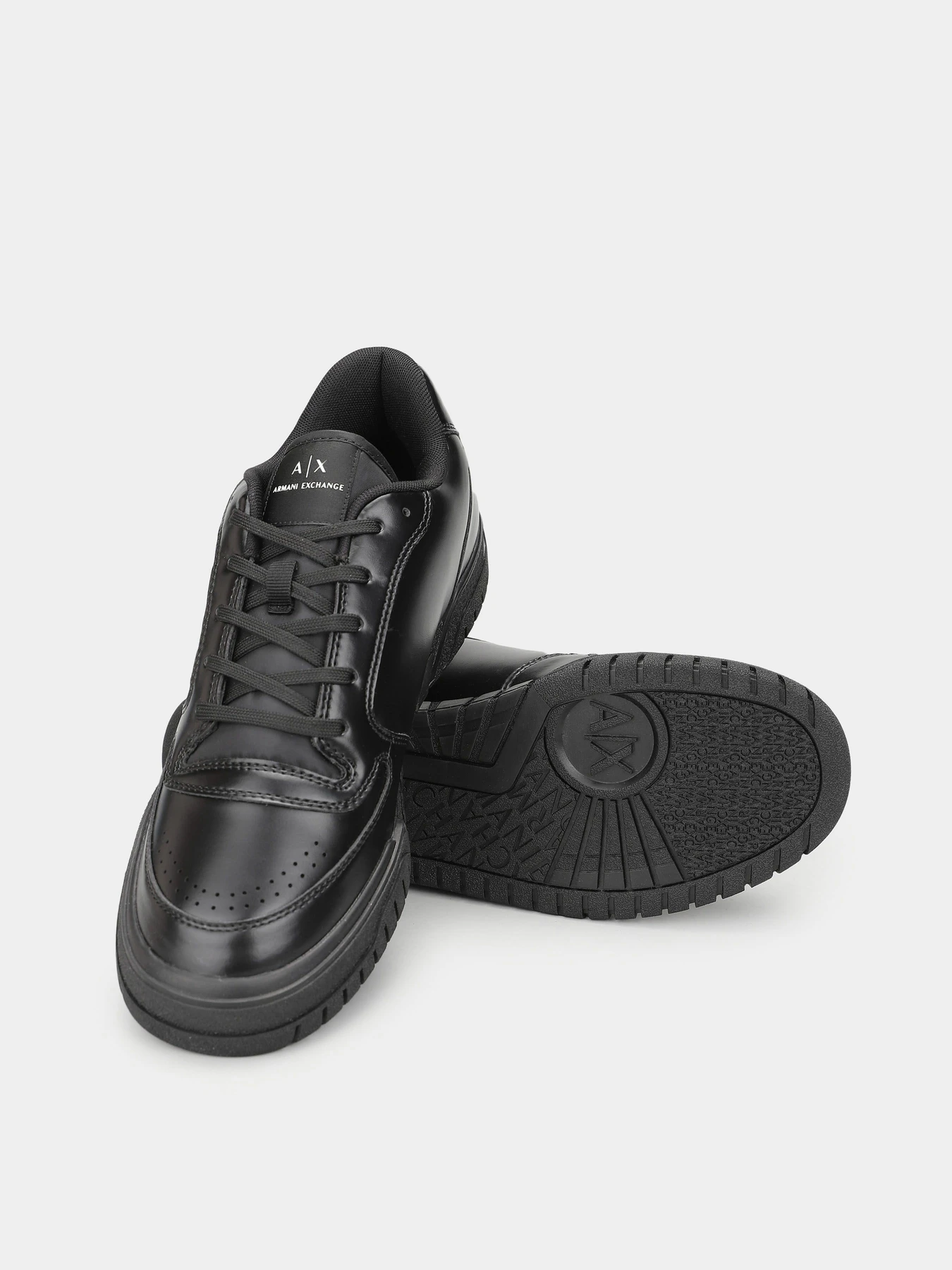 Кроссовки Armani Exchange модель XUX179-XV765-K001 Фото