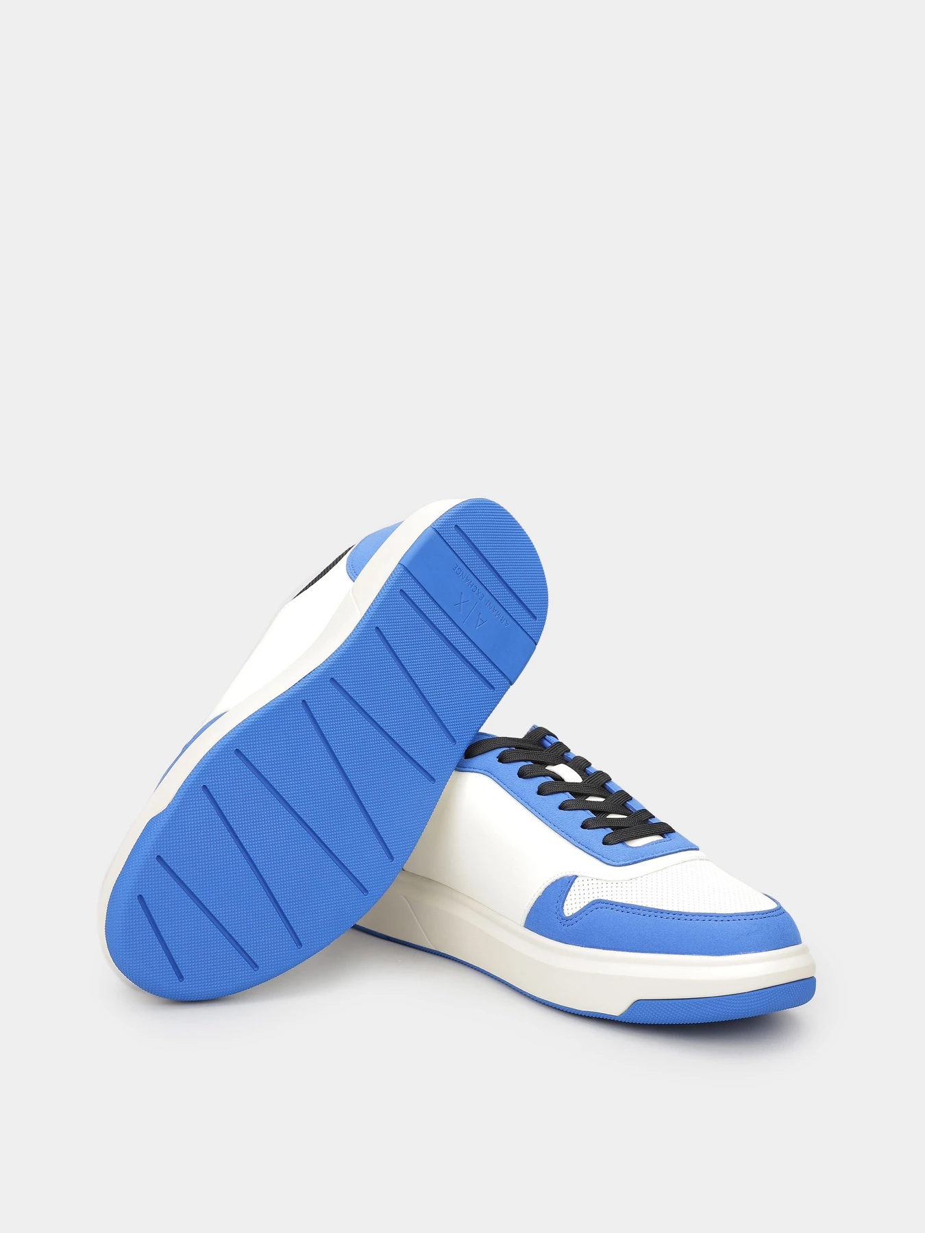 Кроссовки Armani Exchange модель XUX220-XV858-U180 Кроссовки Armani Exchange модель XUX220-XV858-U180 Фото
