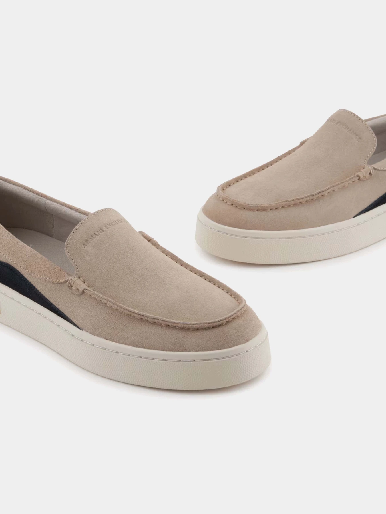Сліпони та мокасини Armani Exchange модель XUY011-XV868-U644 Сліпони та мокасини Armani Exchange модель XUY011-XV868-U644 Фото