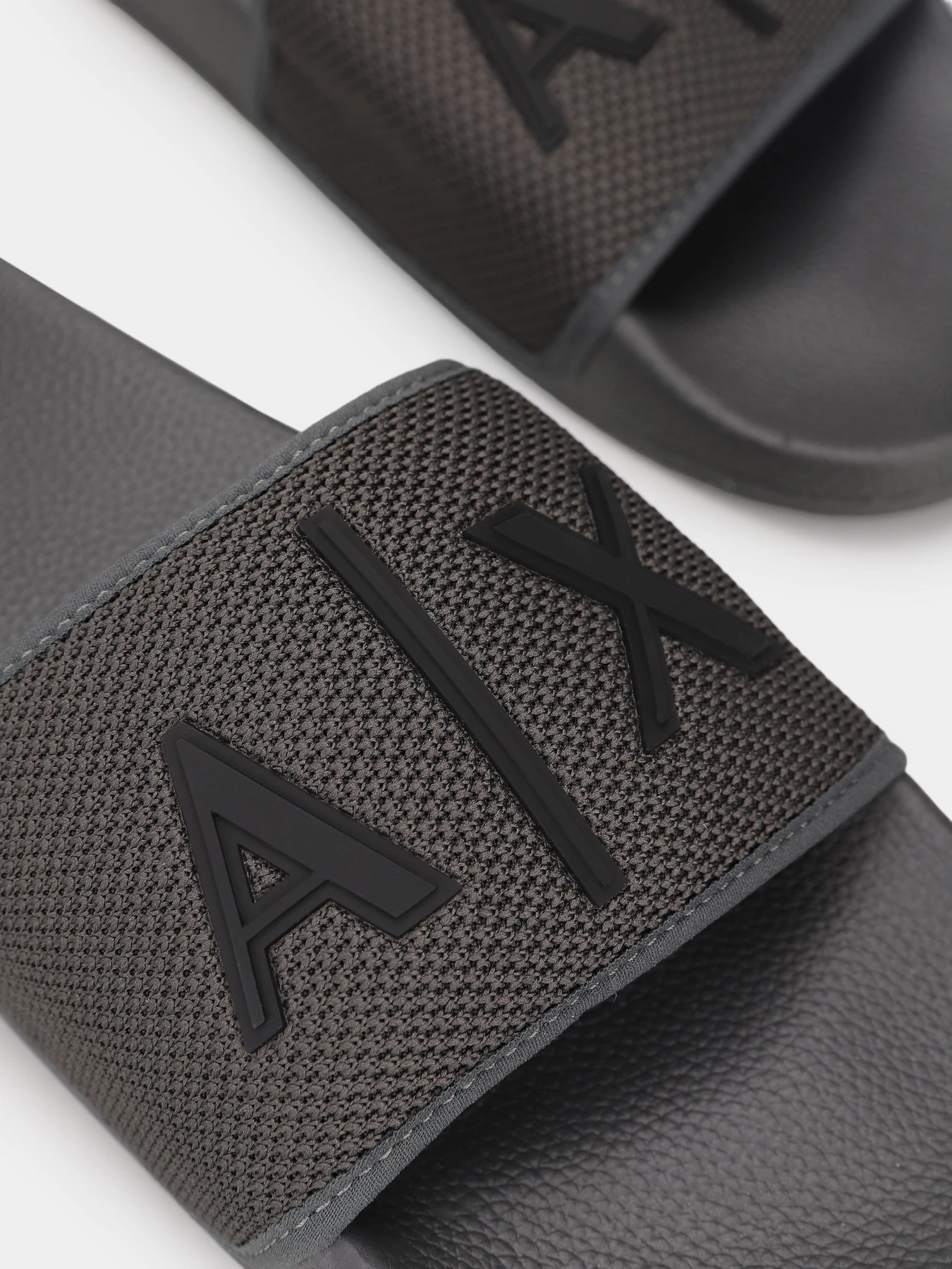 Шльопанці Armani Exchange модель XUP001-XV820-R401 Шльопанці Armani Exchange модель XUP001-XV820-R401 Фото
