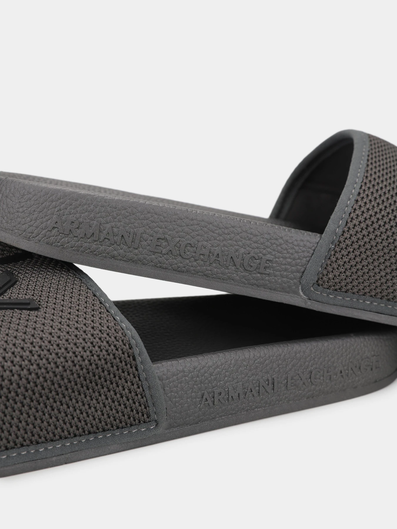 Шльопанці Armani Exchange модель XUP001-XV820-R401 Шльопанці Armani Exchange модель XUP001-XV820-R401 Фото