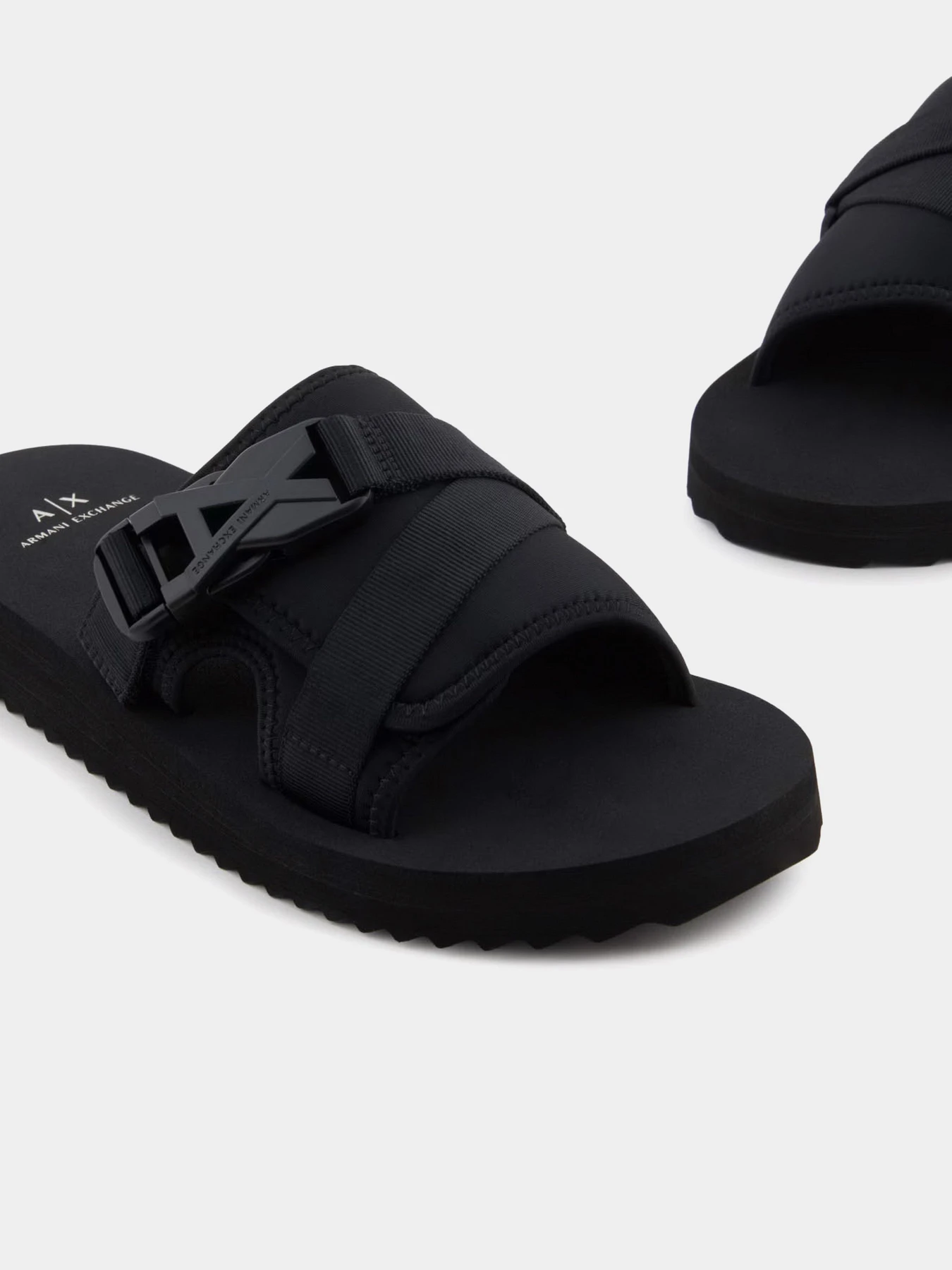 Шлёпанцы Armani Exchange модель XUP016-XV961-00002 Фото
