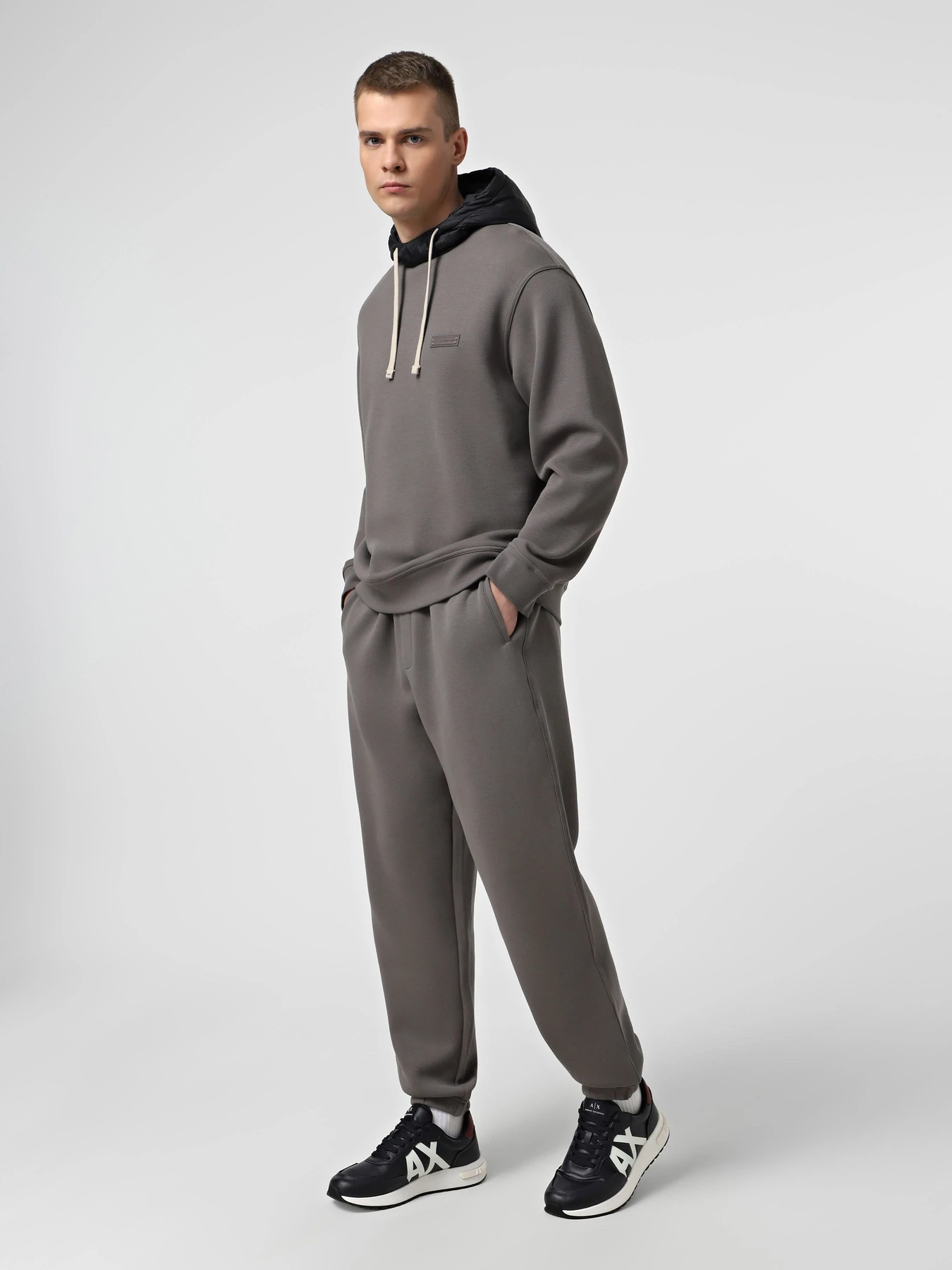 Кроссовки Armani Exchange модель XM001683-AF17360-MB034 Кроссовки Armani Exchange модель XM001683-AF17360-MB034 Фото