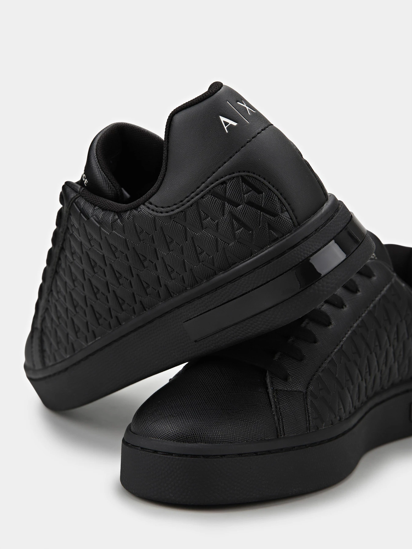 Кеди Armani Exchange модель XM000140-AF11916-MZ715 Кеди Armani Exchange модель XM000140-AF11916-MZ715 Фото