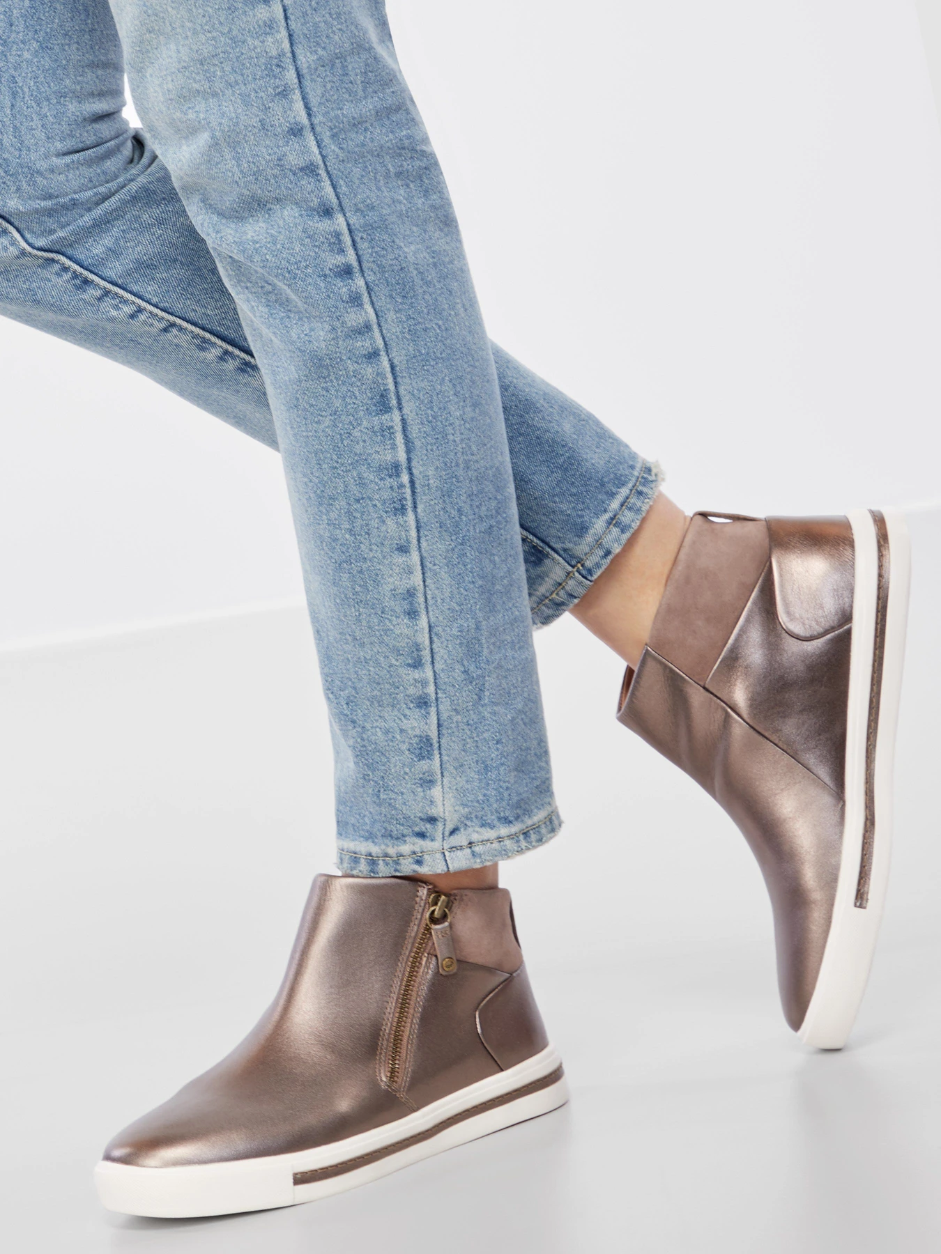 Черевики та чоботи Clarks Un Maui Free модель 26152002 Фото