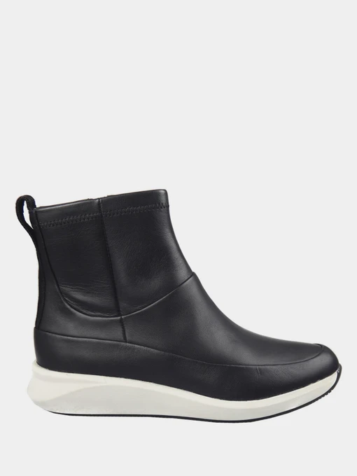 Черевики та чоботи Clarks Un Rio Free модель 26152038 Фото