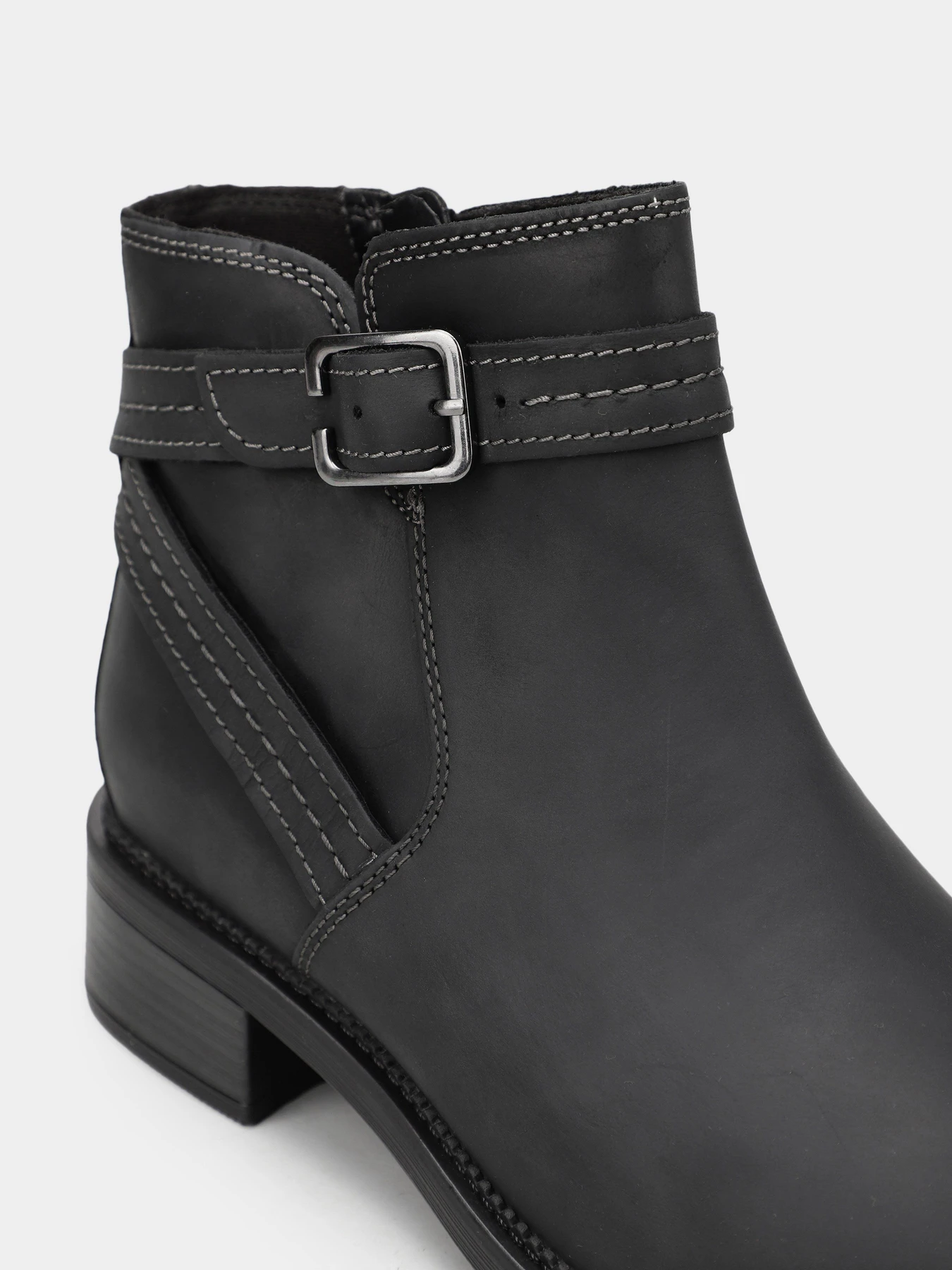 Ботинки и сапоги Clarks Maye Strap модель 26168075 Ботинки и сапоги Clarks Maye Strap модель 26168075 Фото