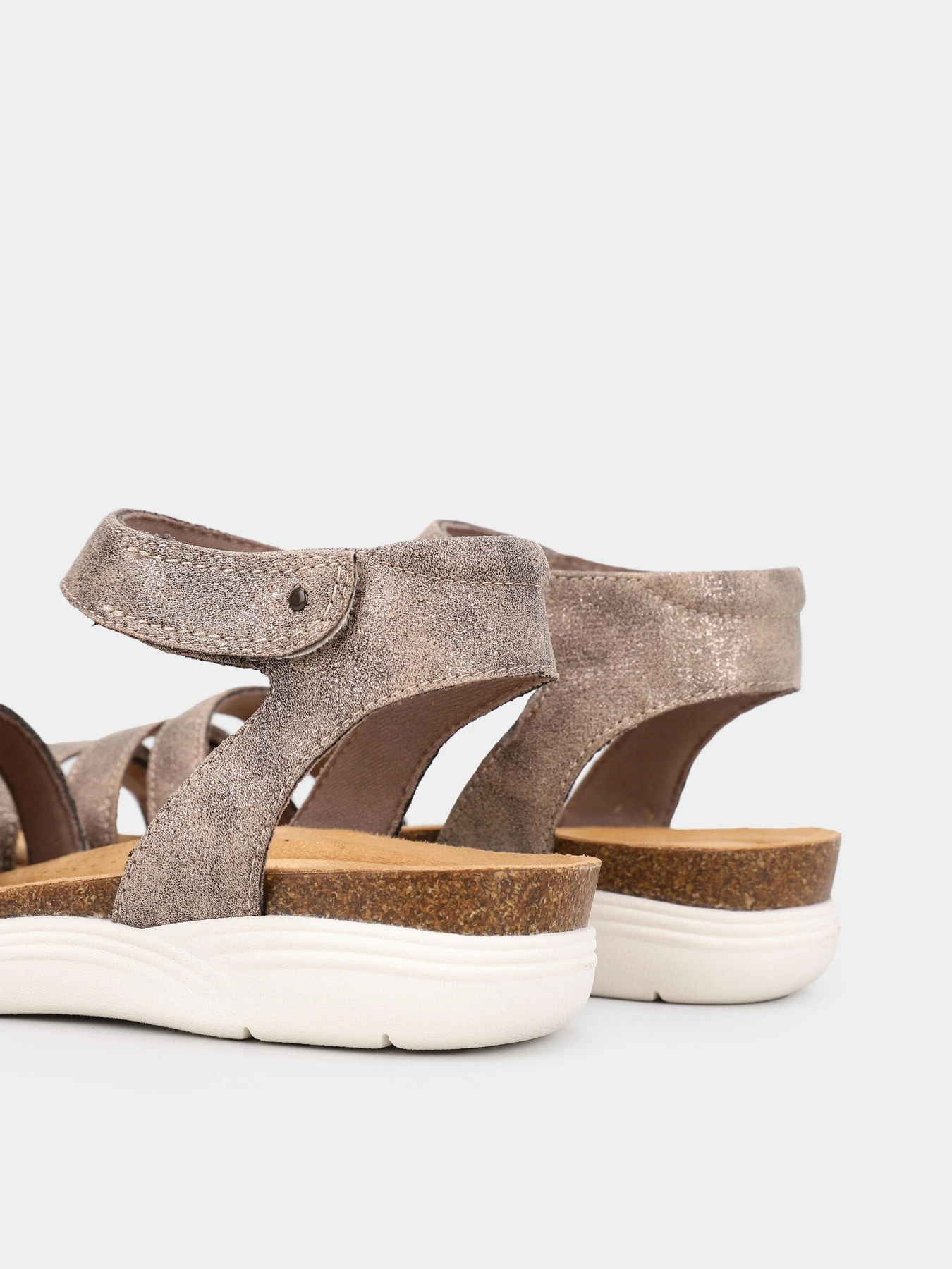 Сандалии Clarks April Dove Platinum модель 26170509 Сандалии Clarks April Dove Platinum модель 26170509 Фото