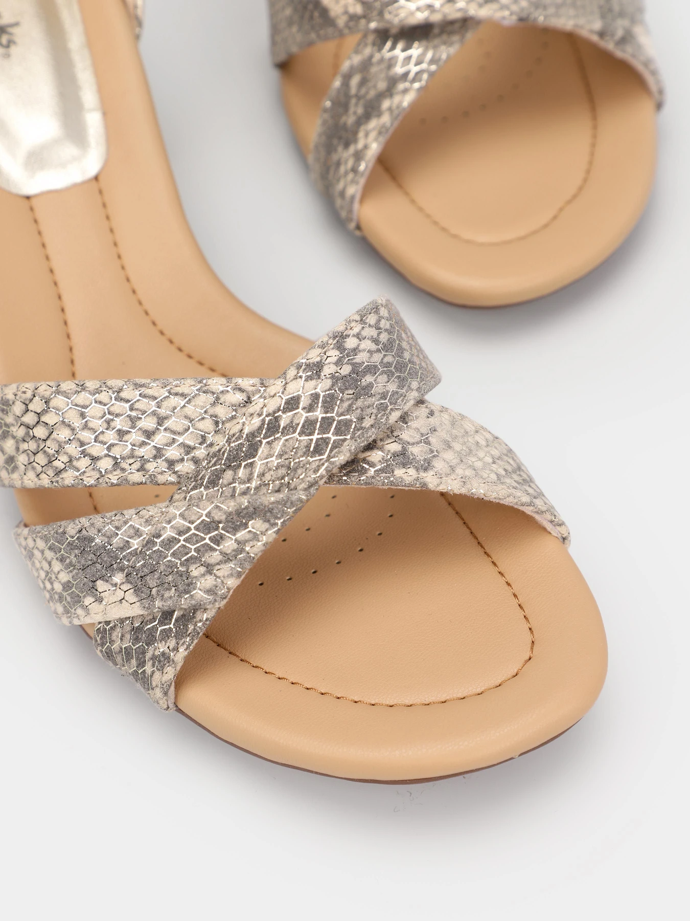 Босоніжки Clarks Desirae модель 26171174 Босоніжки Clarks Desirae модель 26171174 Фото