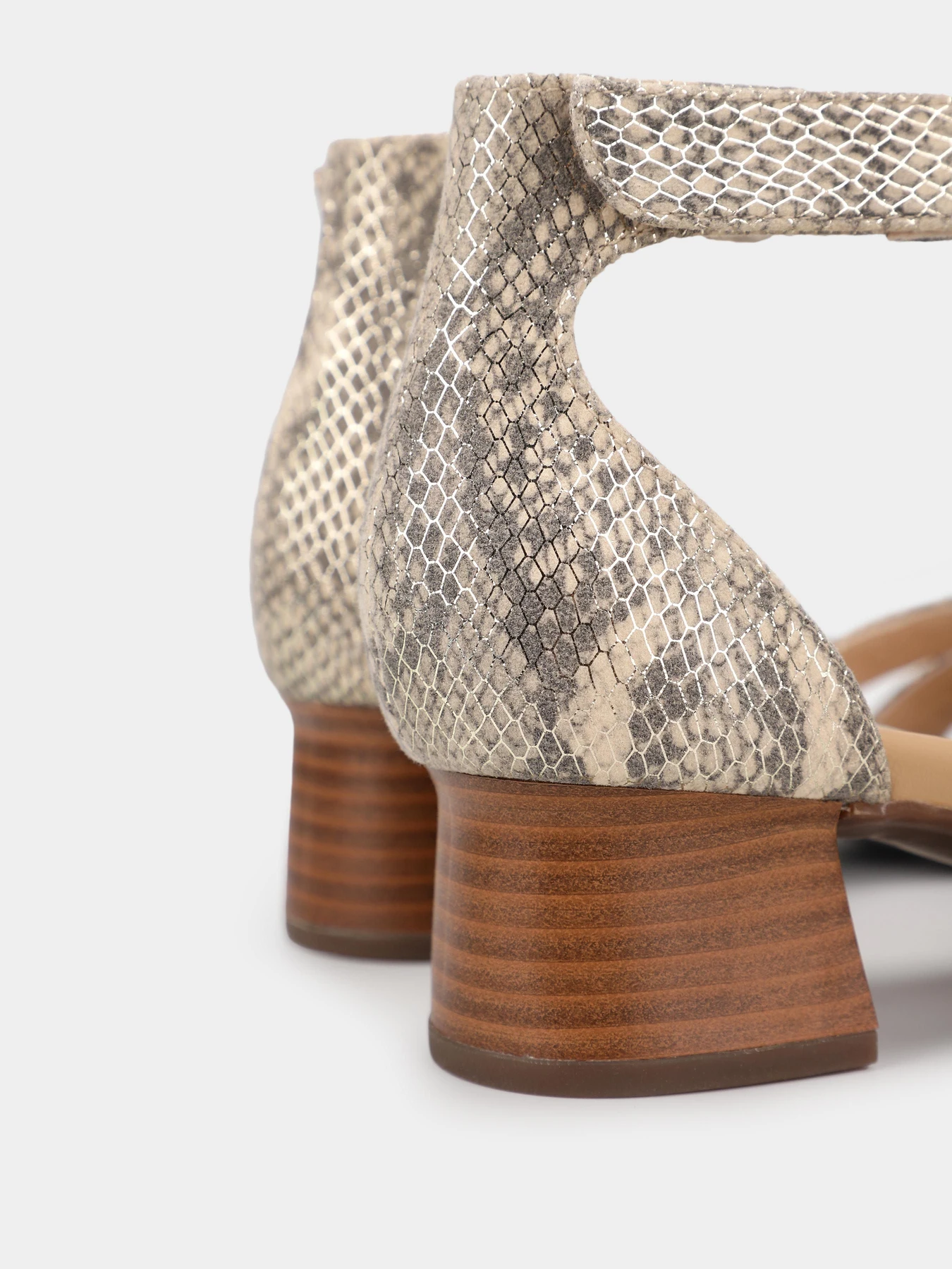 Босоніжки Clarks Desirae модель 26171174 Босоніжки Clarks Desirae модель 26171174 Фото