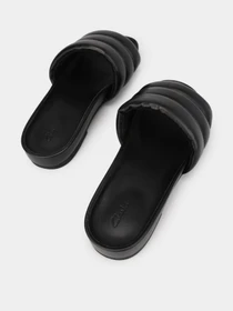 Шльопанці Clarks Pure Soft Leather модель 26173700 Фото