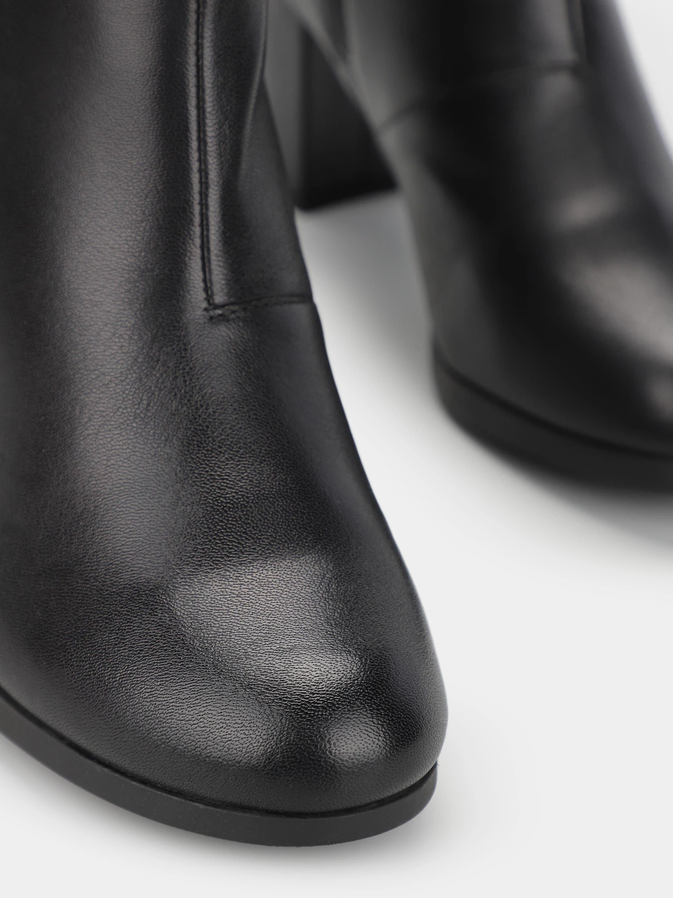 Ботинки и сапоги Clarks Bayla Light модель 26174481 Ботинки и сапоги Clarks Bayla Light модель 26174481 Фото