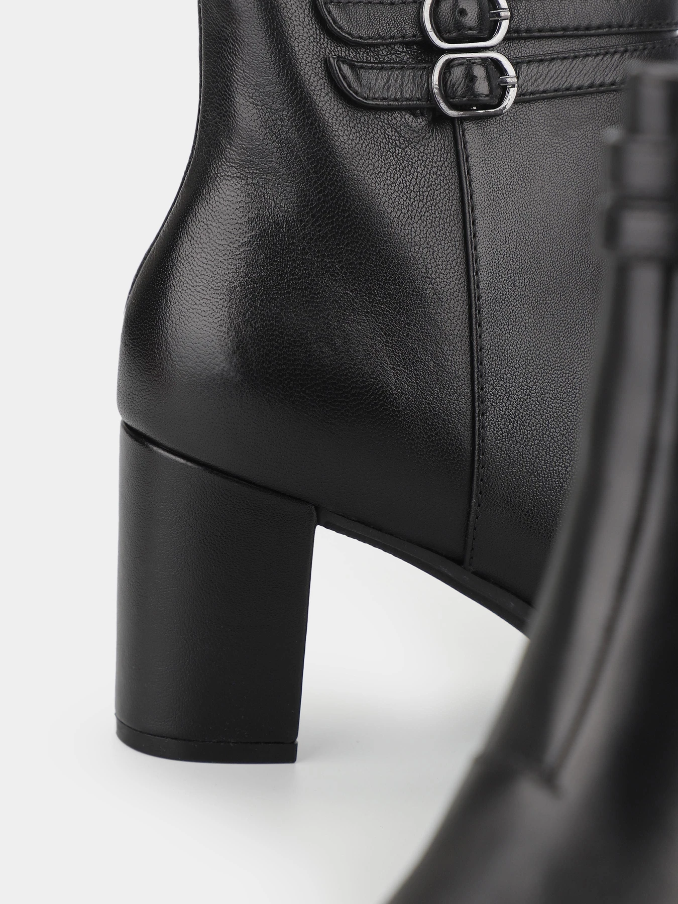 Ботинки и сапоги Clarks Bayla Light модель 26174481 Ботинки и сапоги Clarks Bayla Light модель 26174481 Фото