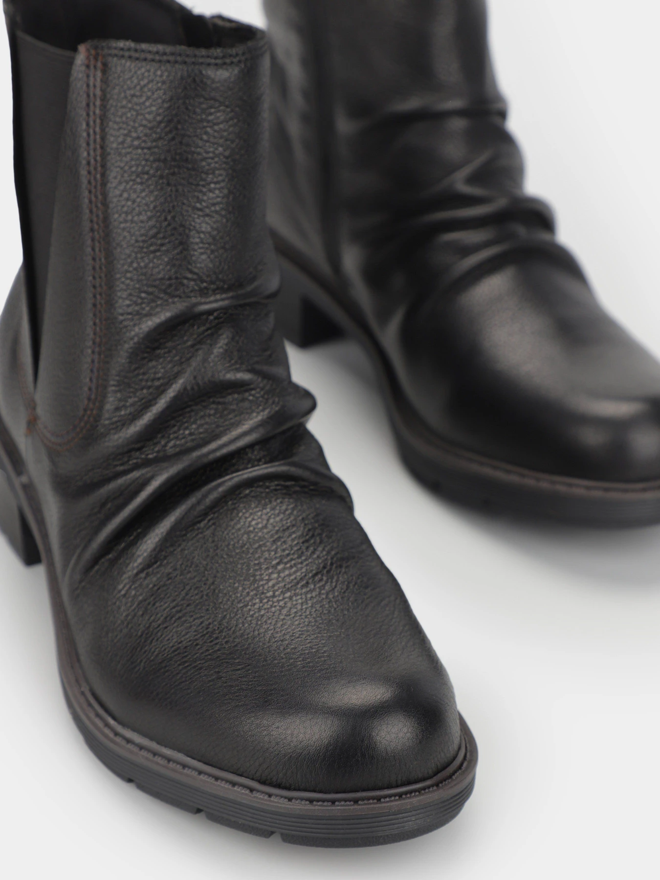 Ботинки и сапоги Clarks Hearth Rose Black Leather модель 26174243 Ботинки и сапоги Clarks Hearth Rose Black Leather модель 26174243 Фото