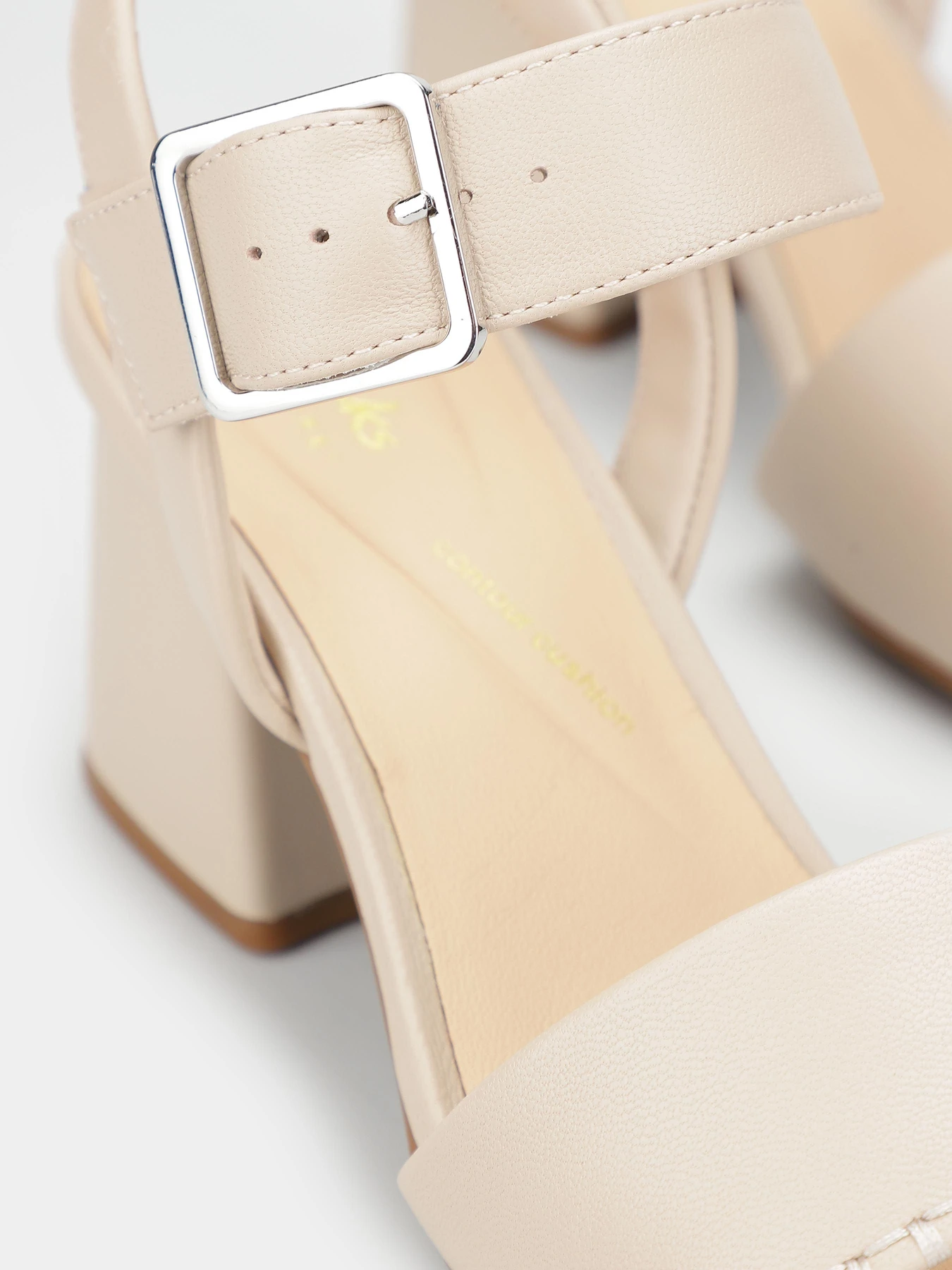 Босоножки Clarks Siara65 Buckle модель 26176342 Босоножки Clarks Siara65 Buckle модель 26176342 Фото
