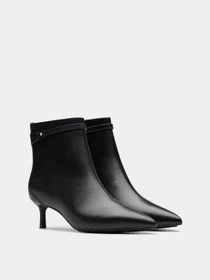 Черевики та чоботи Clarks Adela Up модель 26179529 Фото