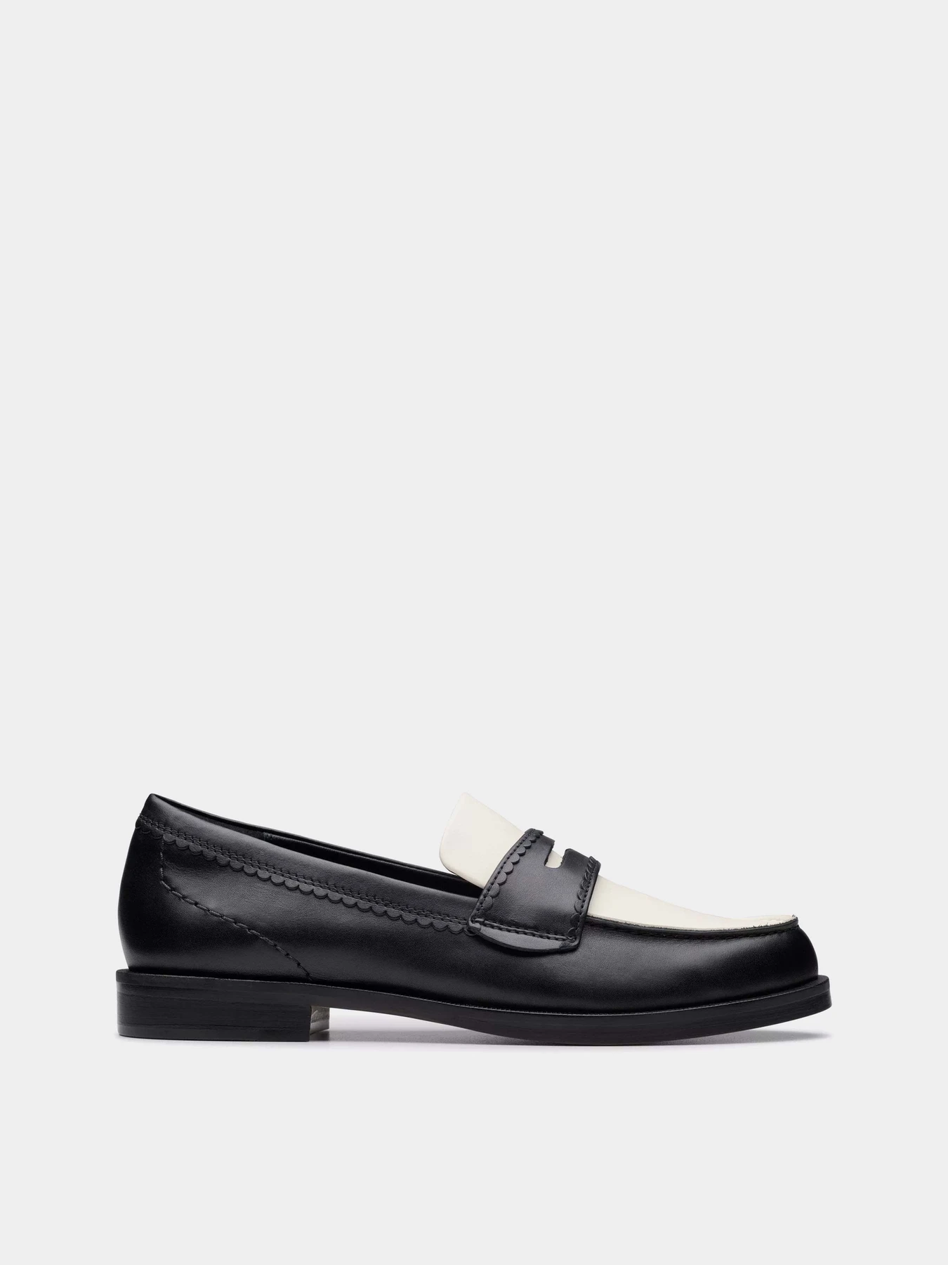 Туфлі та лофери Clarks Straven Edge модель 26181270 Туфлі та лофери Clarks Straven Edge модель 26181270 Фото