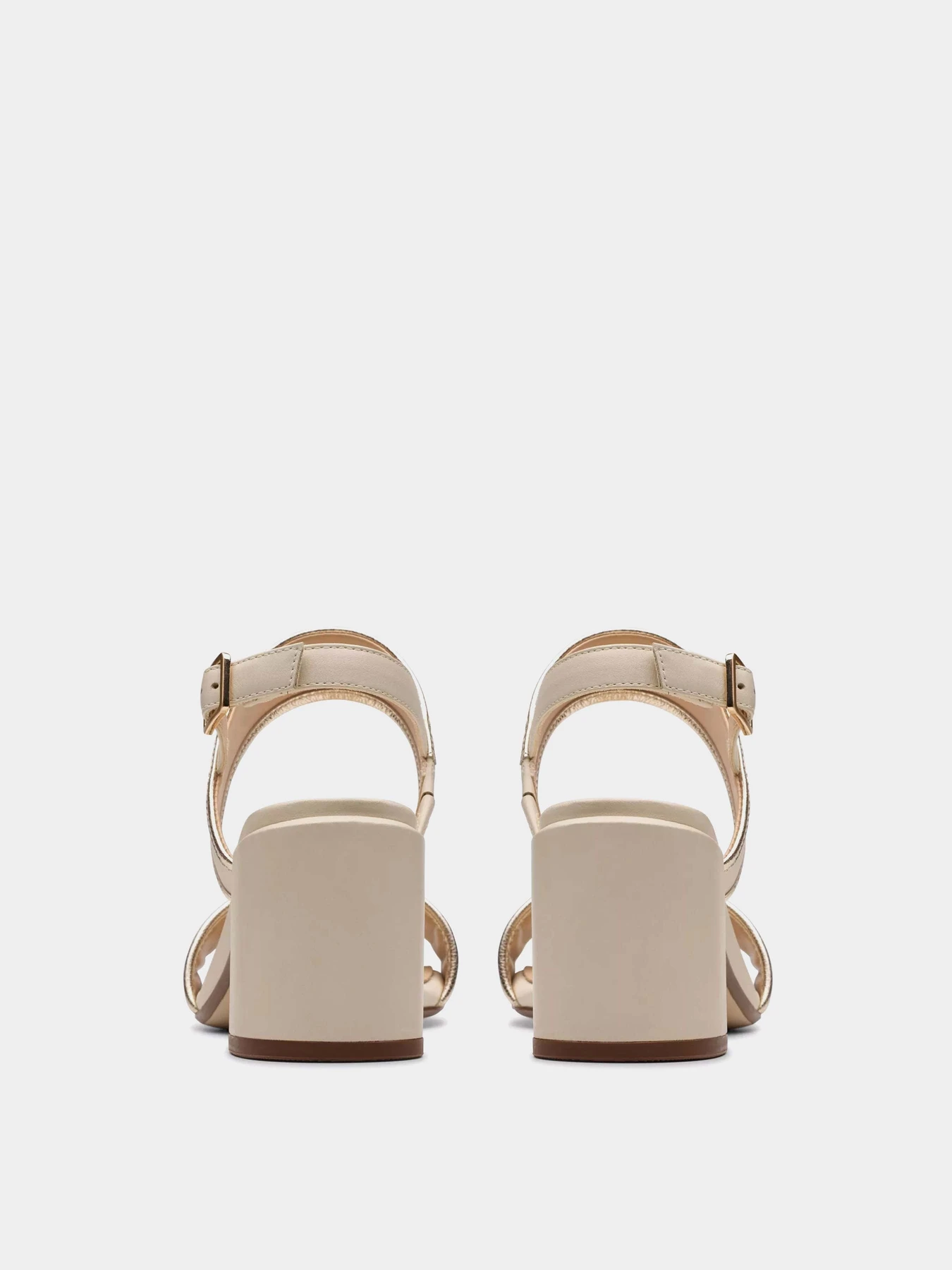 Босоніжки Clarks Ezoria Sling модель 26181301 Фото