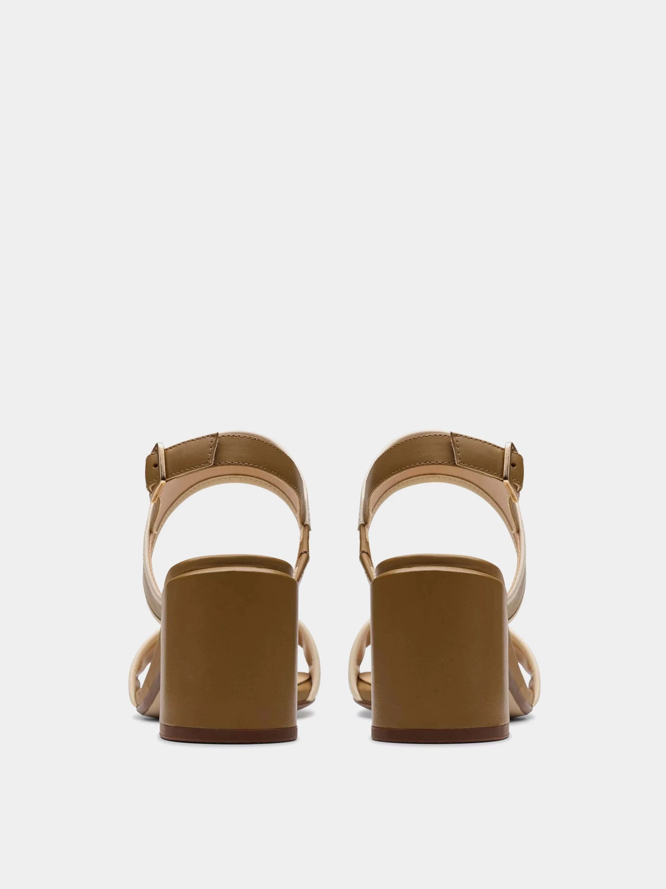 Босоножки Clarks Ezoria Sling модель 26181302 Босоножки Clarks Ezoria Sling модель 26181302 Фото