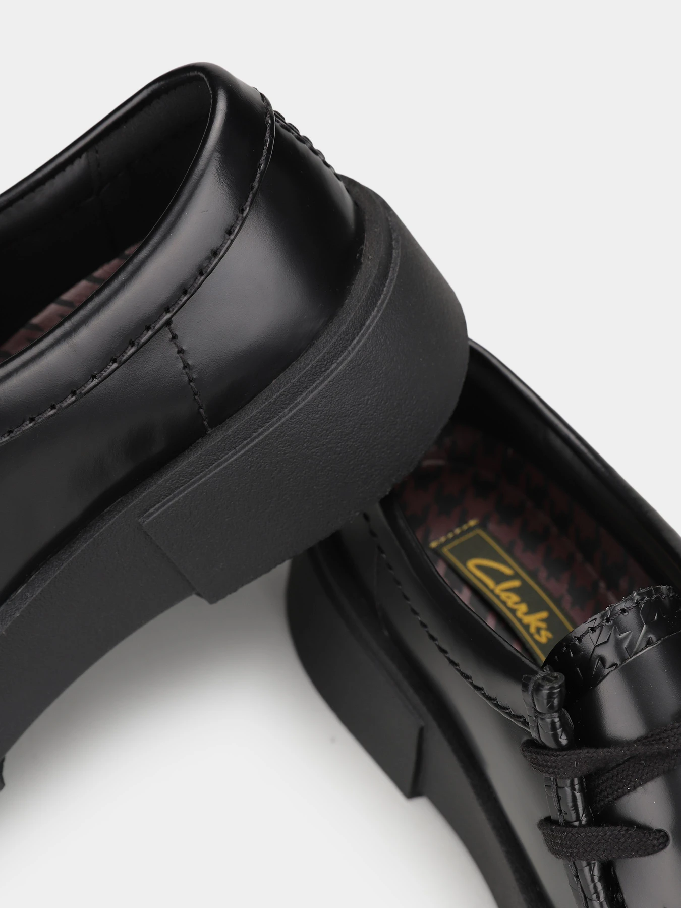 Туфлі та лофери Clarks Torview модель 26184943 Туфлі та лофери Clarks Torview модель 26184943 Фото
