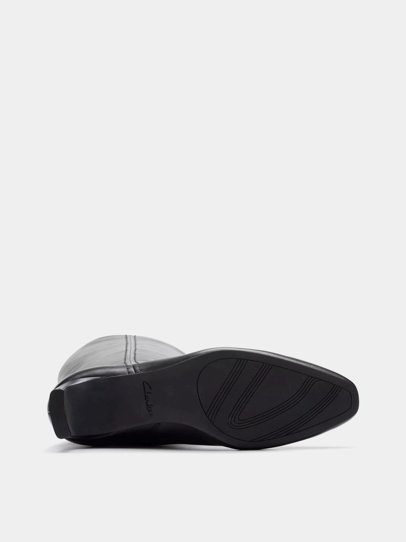 Ботинки и сапоги Clarks модель 26181485 Ботинки и сапоги Clarks модель 26181485 Фото