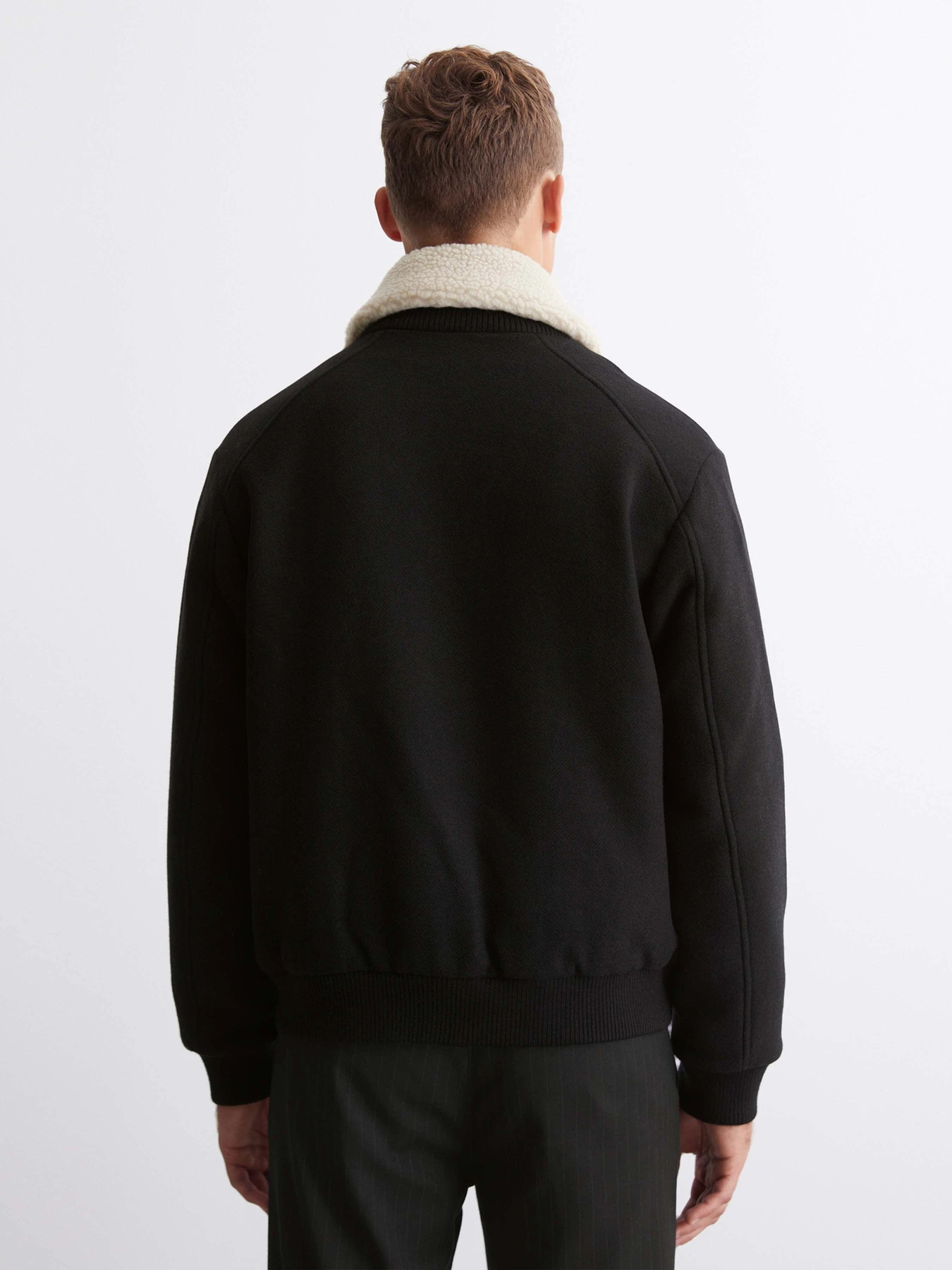 Куртки и дубленки Marc O’Polo модель 430025270374-990 Фото