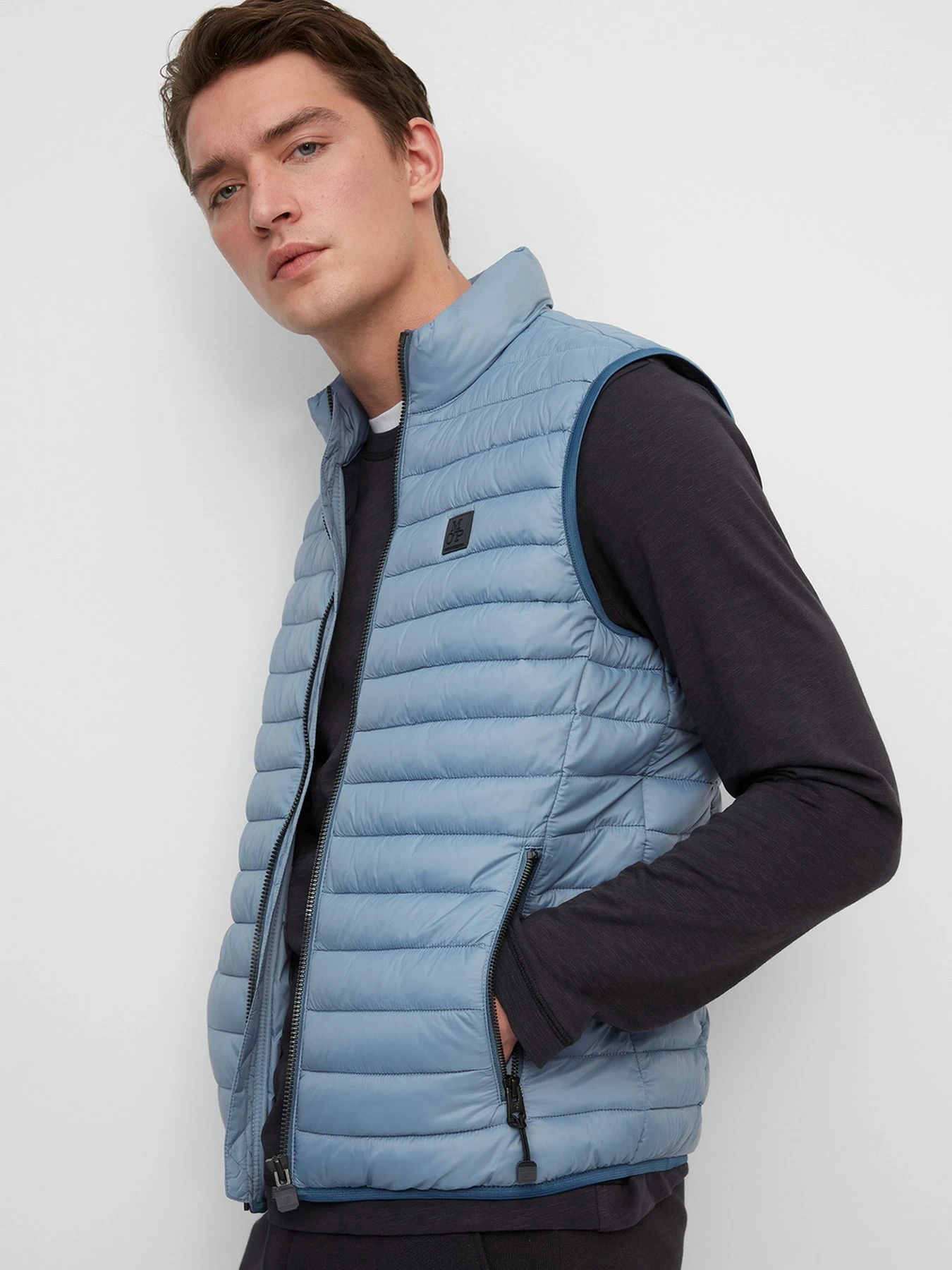 Жилеты Marc O’Polo модель 127114272052-866 Жилеты Marc O’Polo модель 127114272052-866 Фото