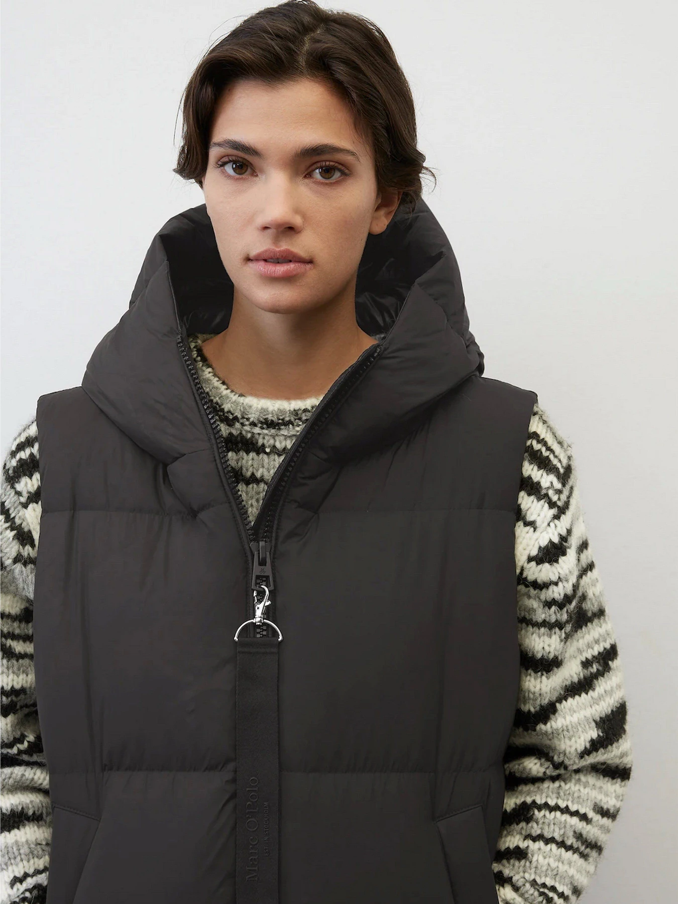 Куртки и дубленки Marc O’Polo модель 210087472067-990 Фото