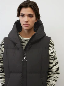 Куртки и дубленки Marc O’Polo модель 210087472067-990 Фото