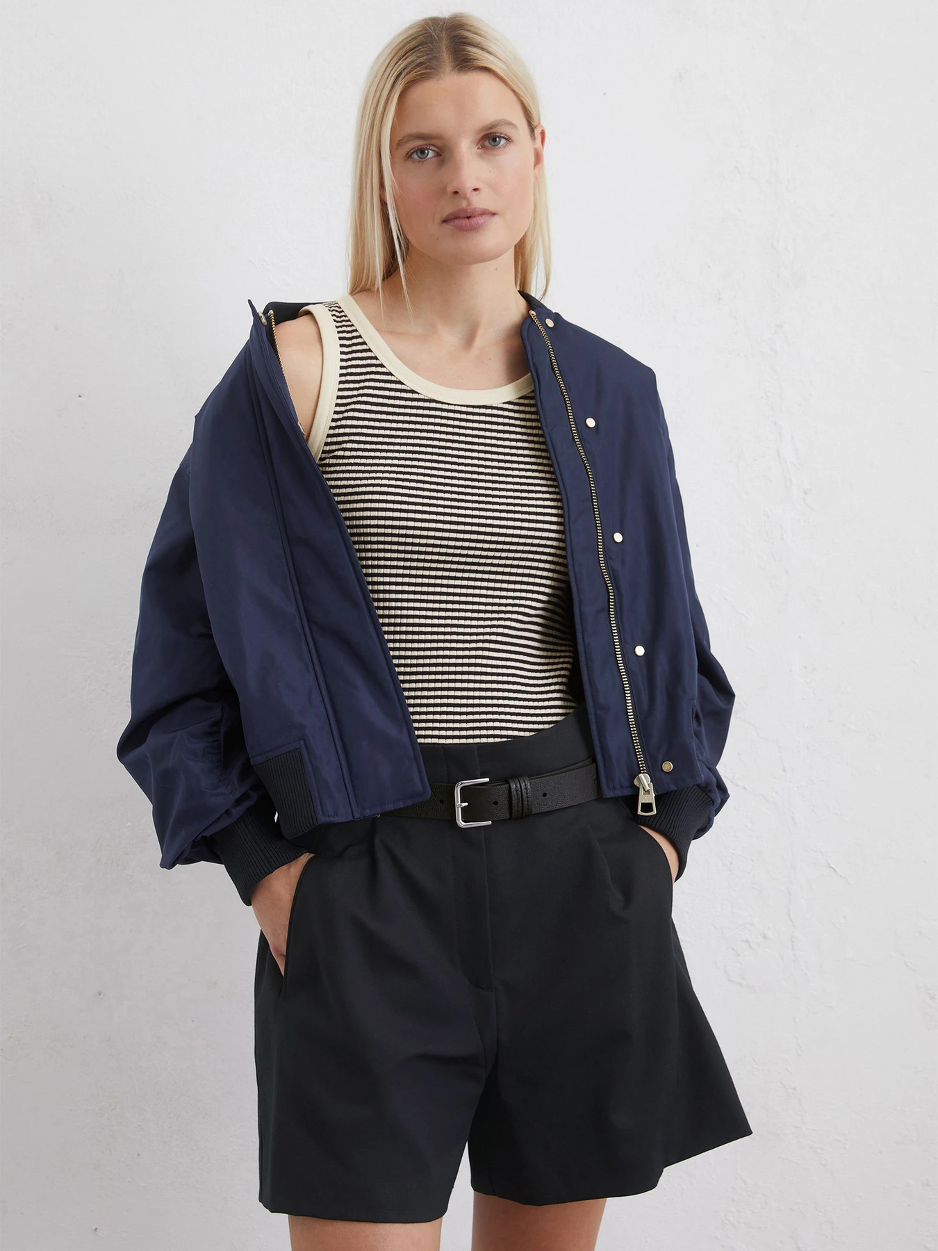 Куртки та дублянки Marc O’Polo модель 502091870309-873 Фото