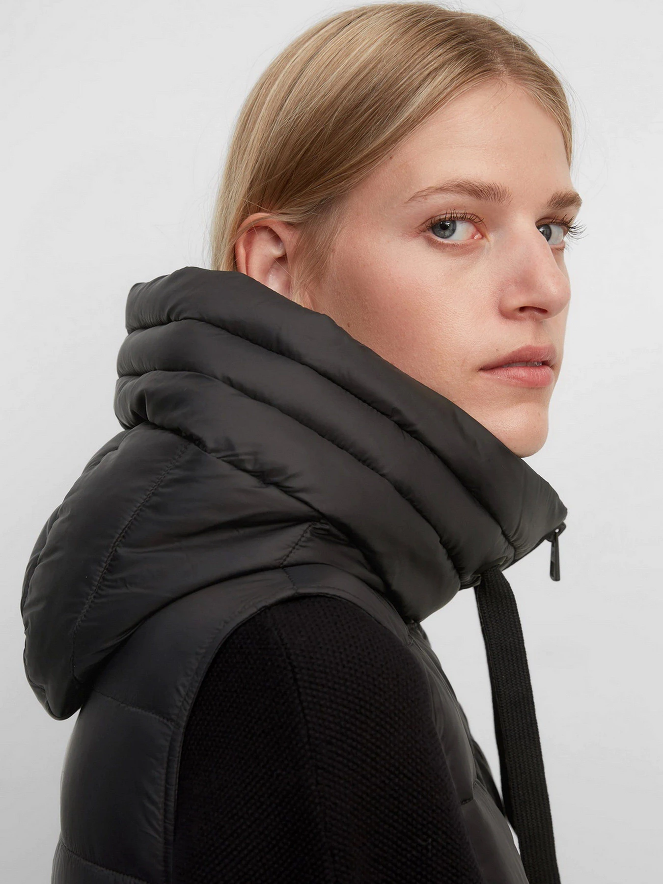 Жилеты Marc O’Polo модель 108085172001-990 Жилеты Marc O’Polo модель 108085172001-990 Фото