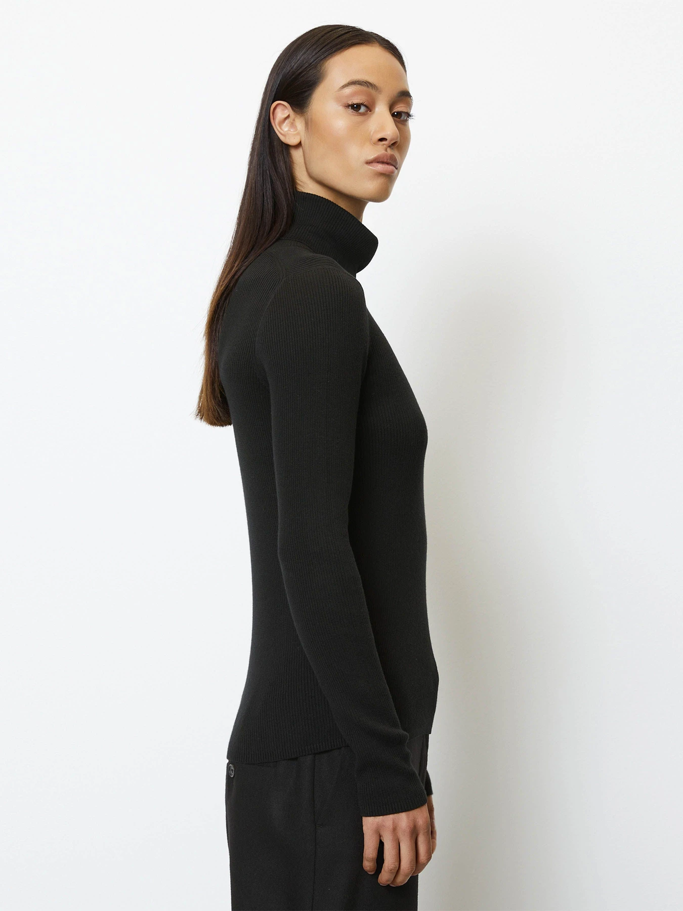 Свитры и кардиганы Marc O’Polo модель 309501460679-990 Фото